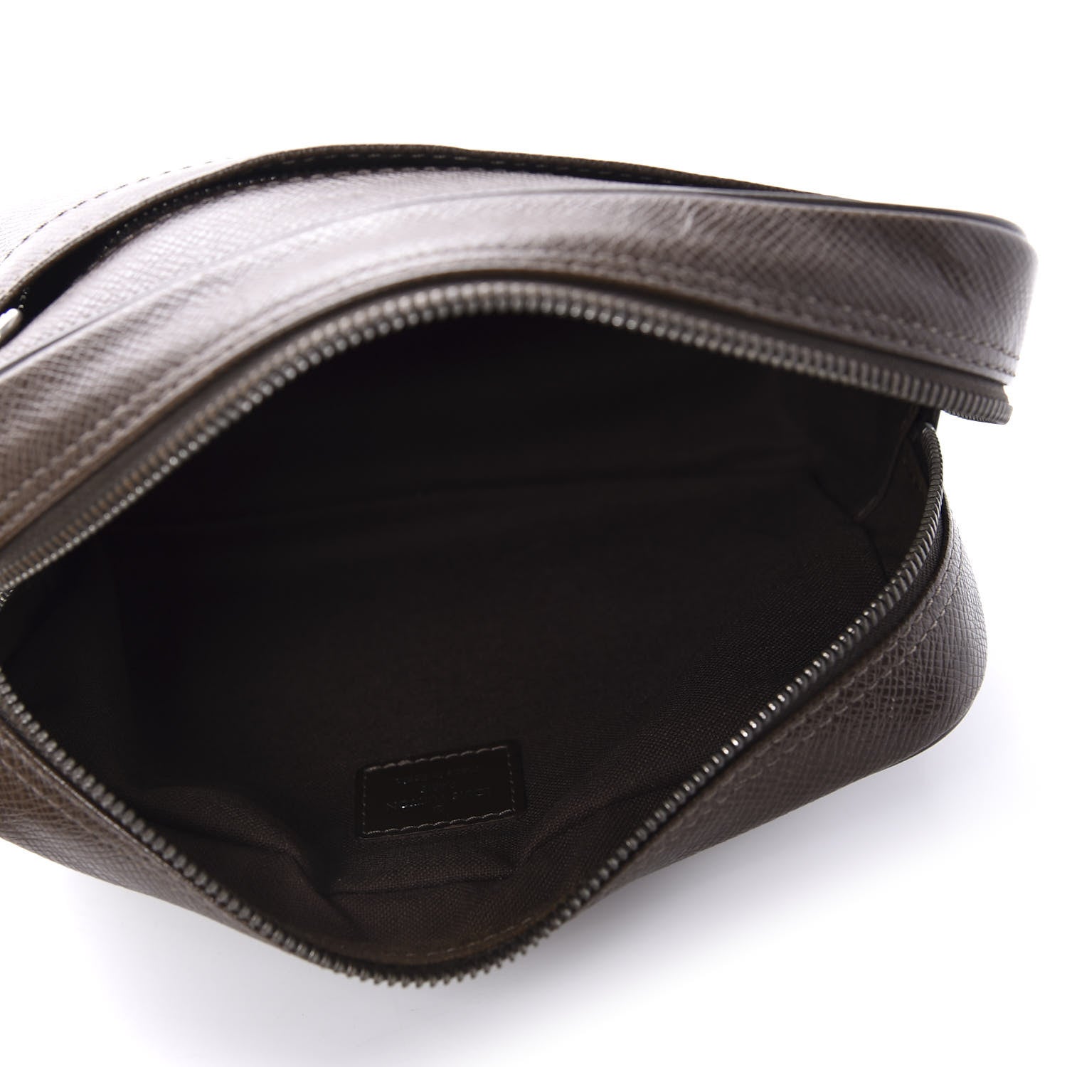Louis Vuitton Taiga Kaluga Toiletry Pouch Grizzli 5 of 12