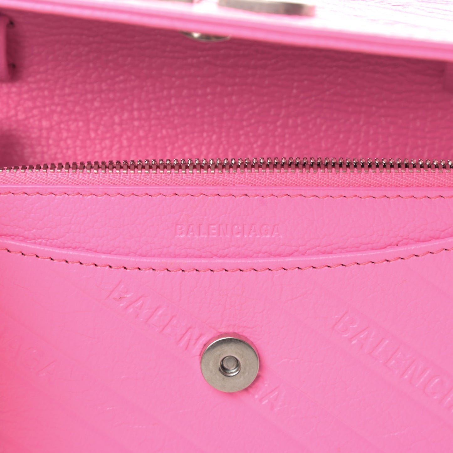 Shiny Goatskin Logo Embossed BB Wallet On Chain Acid Pink