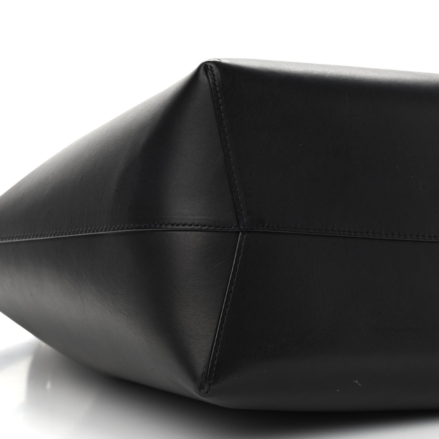 Vegetable Tanned Calfskin Bucket Bag Black Flamma