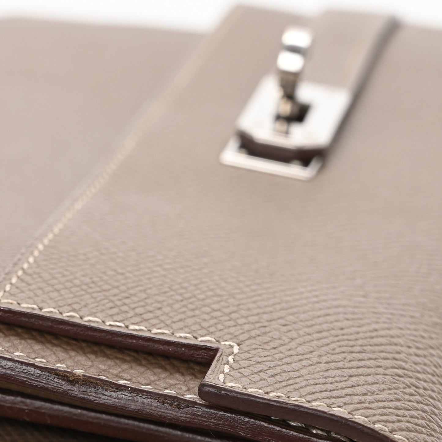 Epsom Kelly Longue Wallet  Etoupe