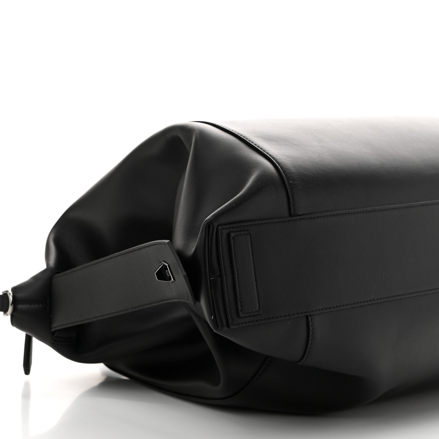 Smooth Calfskin Large Soft Antigona Black