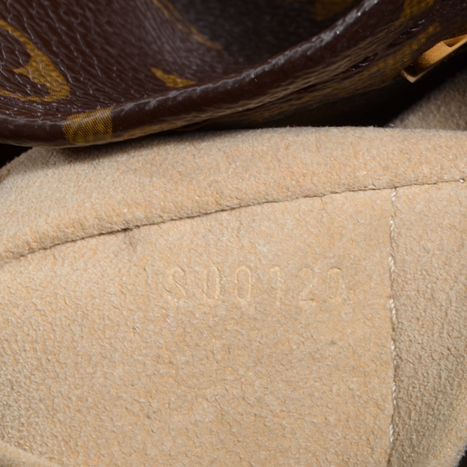 Louis Vuitton Monogram Artsy MM 6 of 7