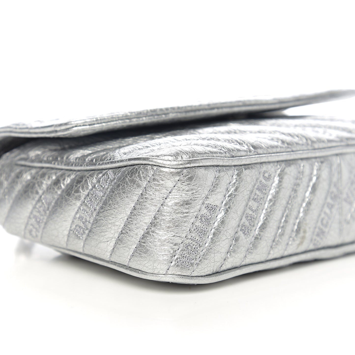 Metallic Arena Calfskin Logo Matelasse BB Chain Wallet Argent