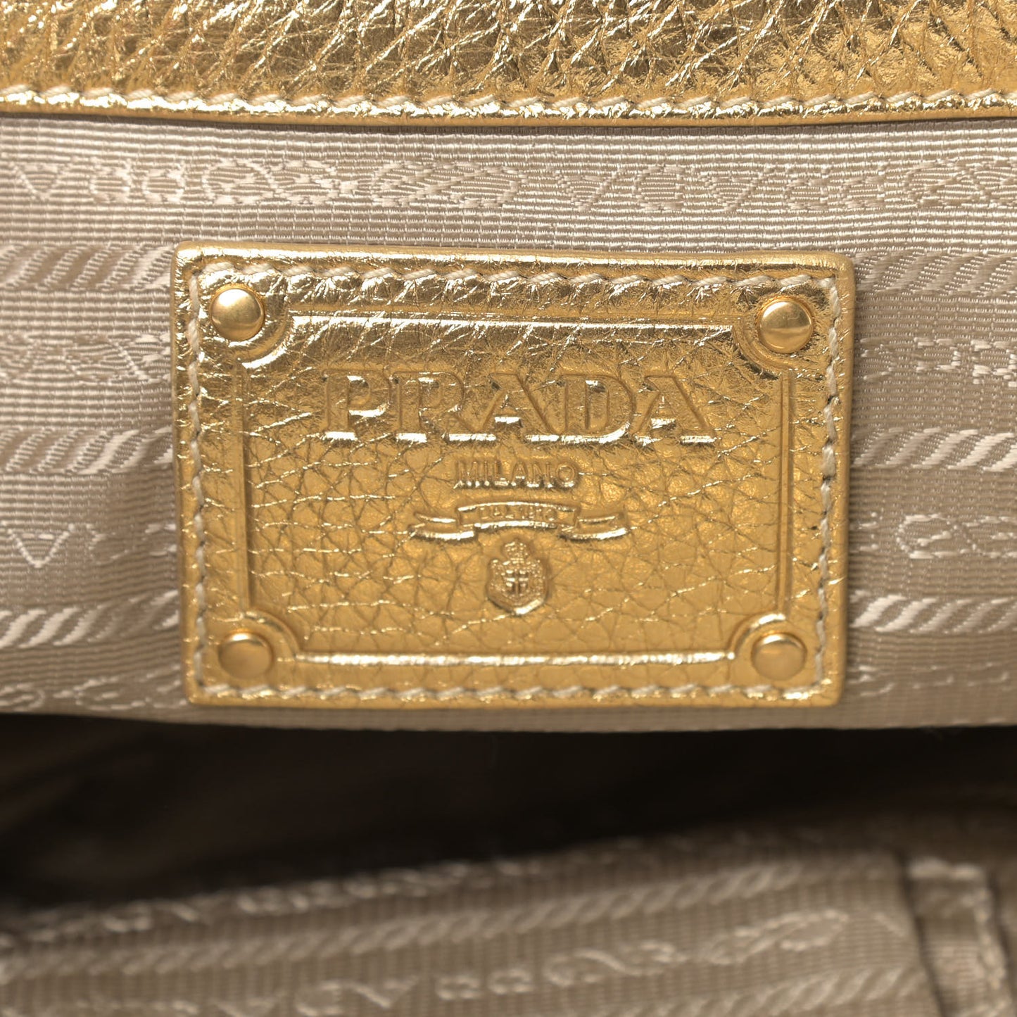 Metallic Vitello Daino Canapa Bowler Platino Corda