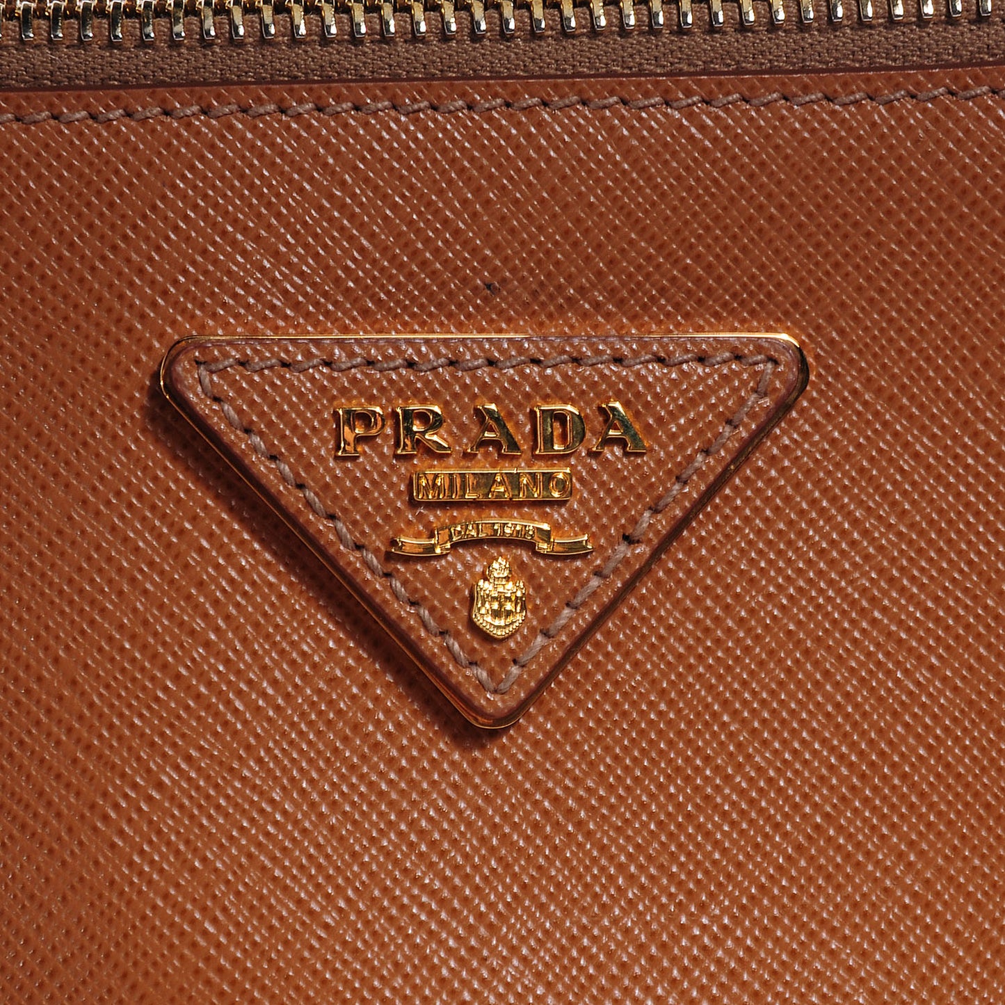 Saffiano Lux Extra Large Galleria Double Zip Tote Caramel