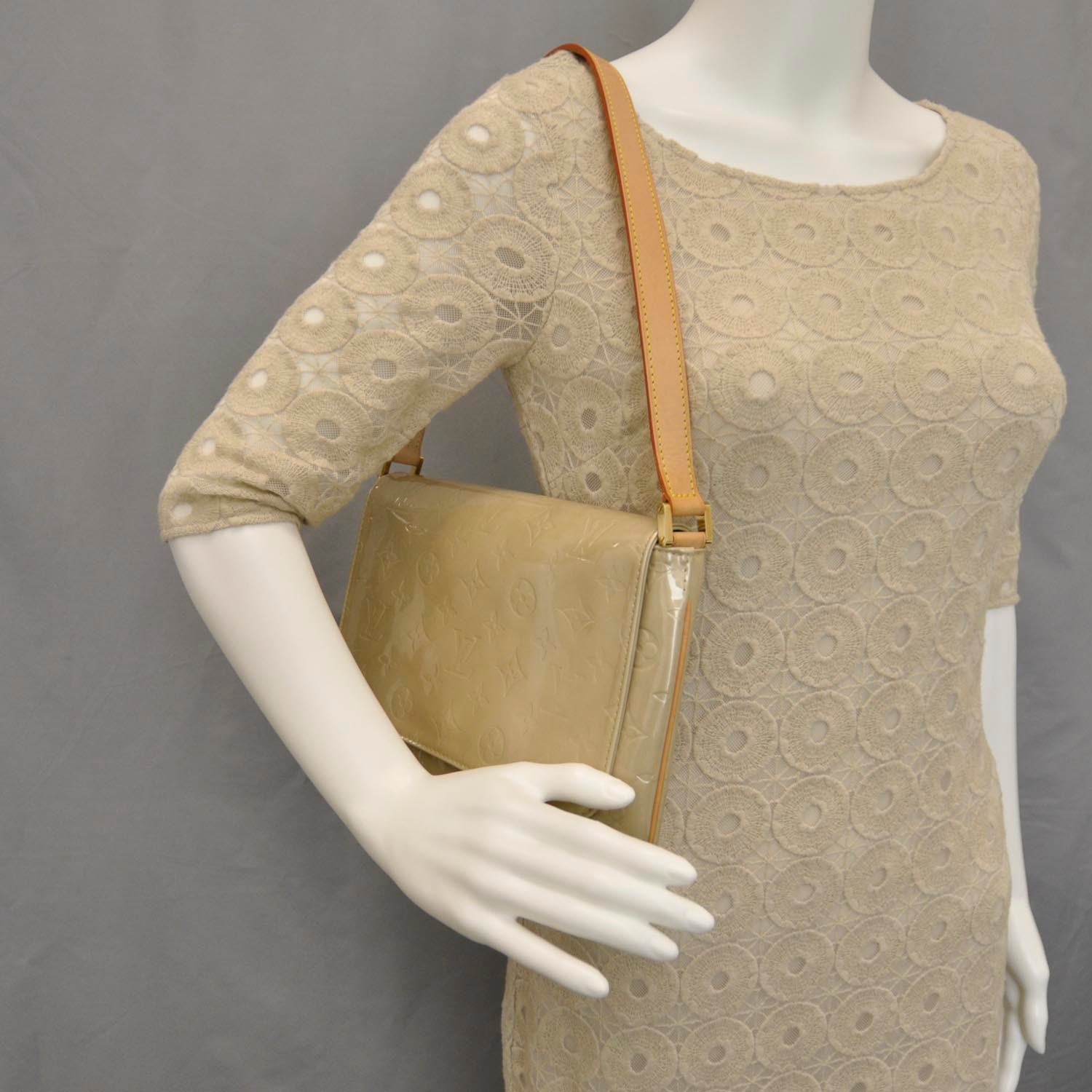Louis Vuitton Vernis Thompson Street Beige 2 of 9