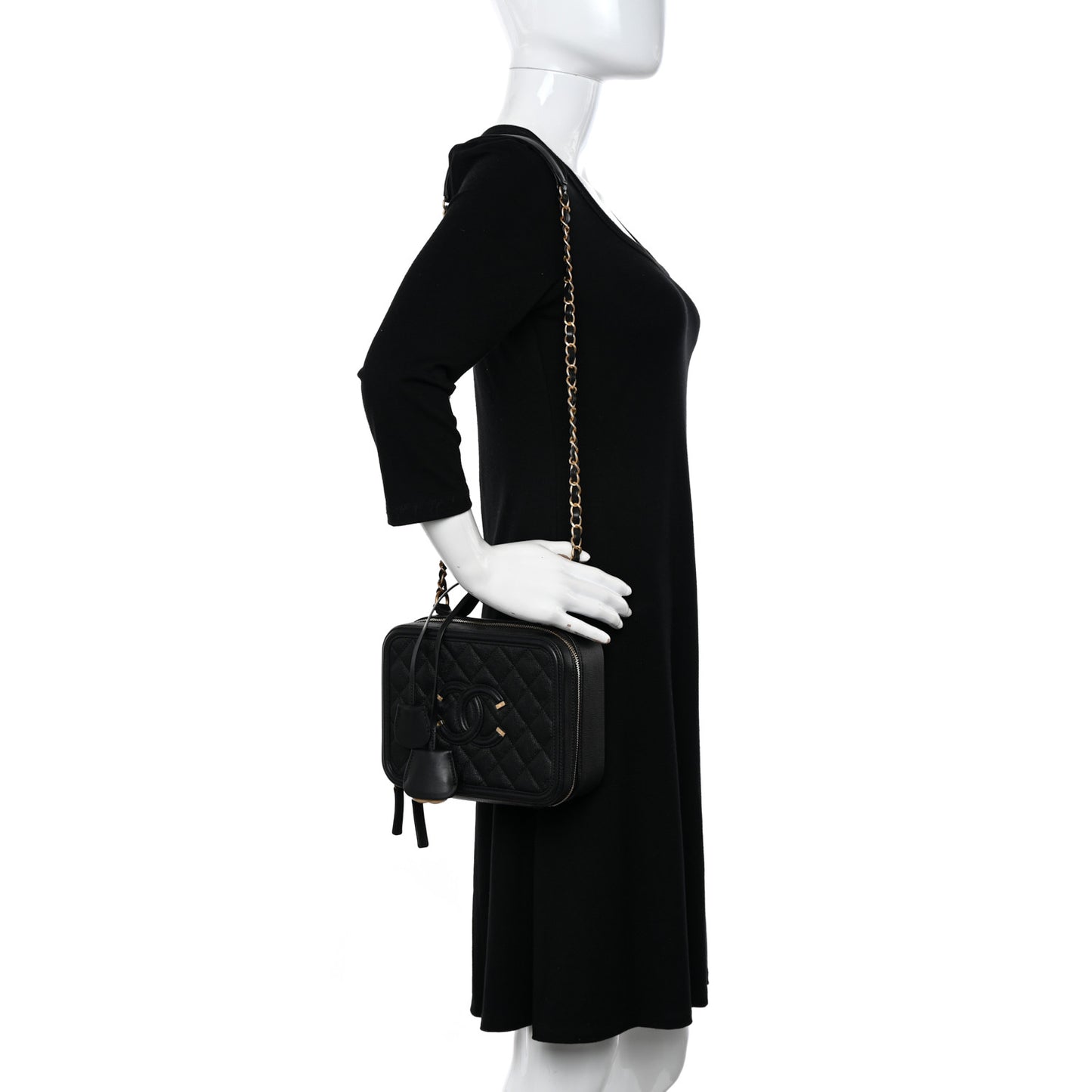 Caviar Quilted Medium CC Filigree Vanity Case Black