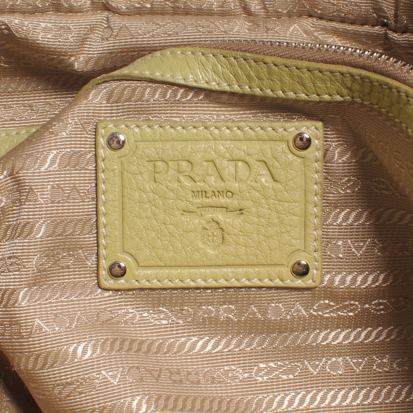 Vitello Daino Satchel Cedro