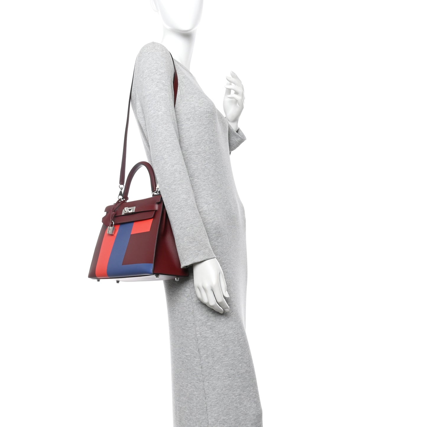 Tadelakt Taurillon Clemence Epsom Kellygraphie Lettre E Kelly Sellier 28 Rouge H Capucine Bleu Brighton