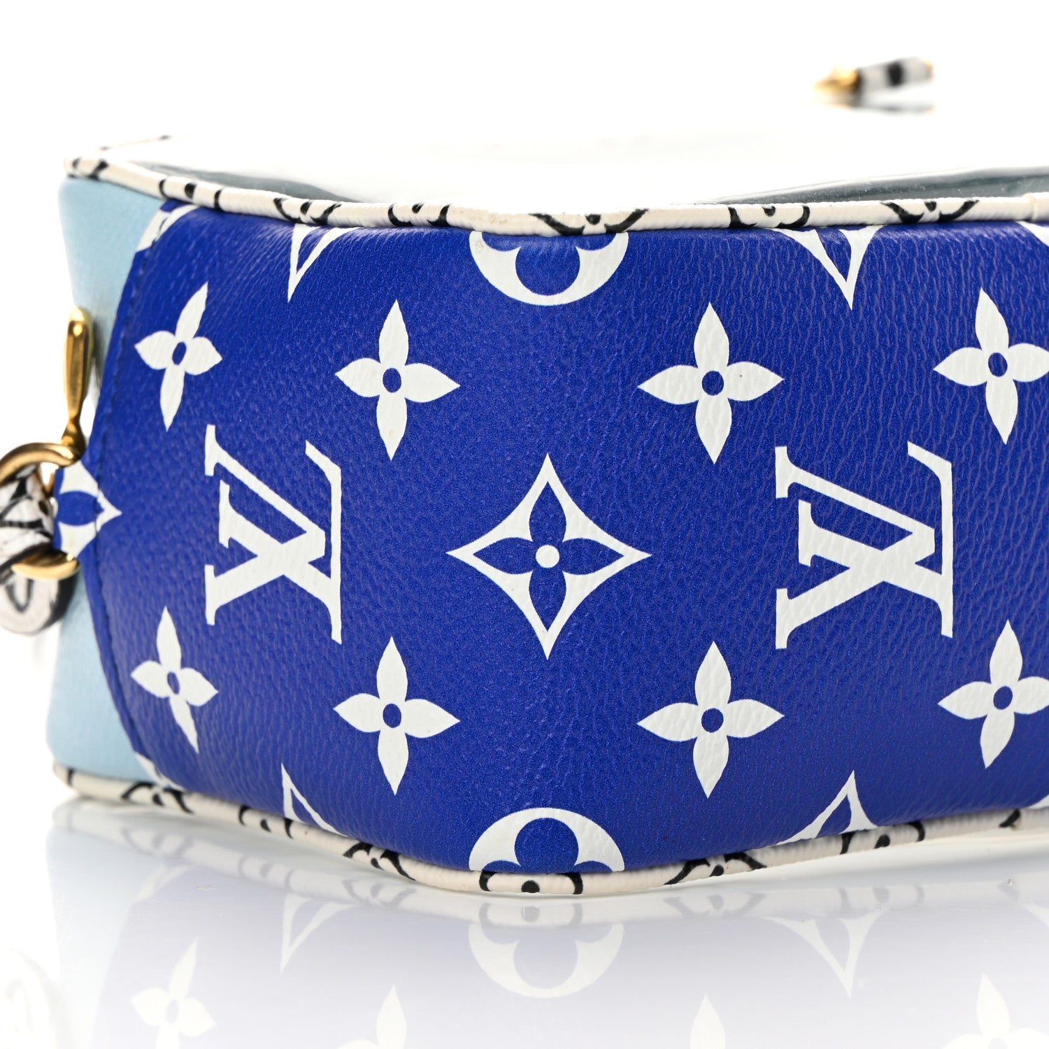 Louis Vuitton Monogram Giant Hawaii Beach Pouch Blue 9 of 11