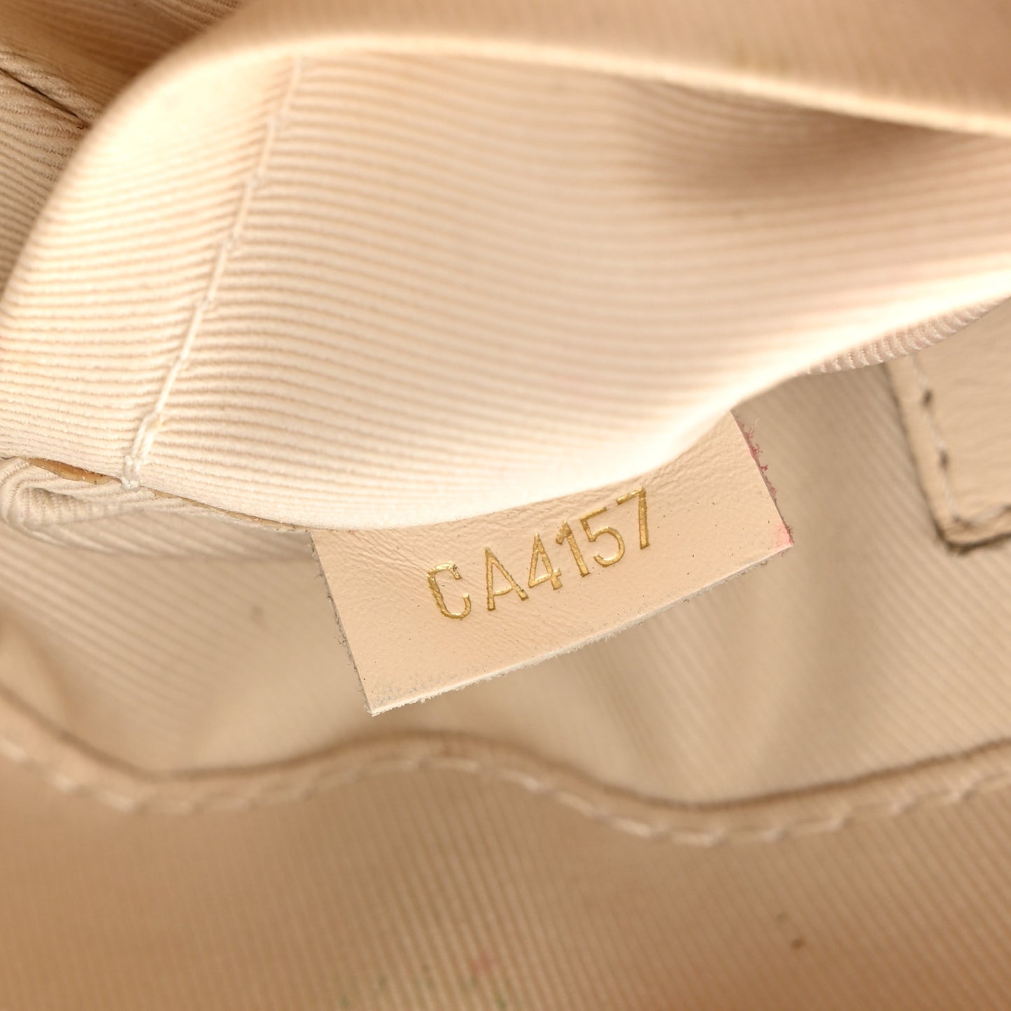 Monogram Saintonge Creme