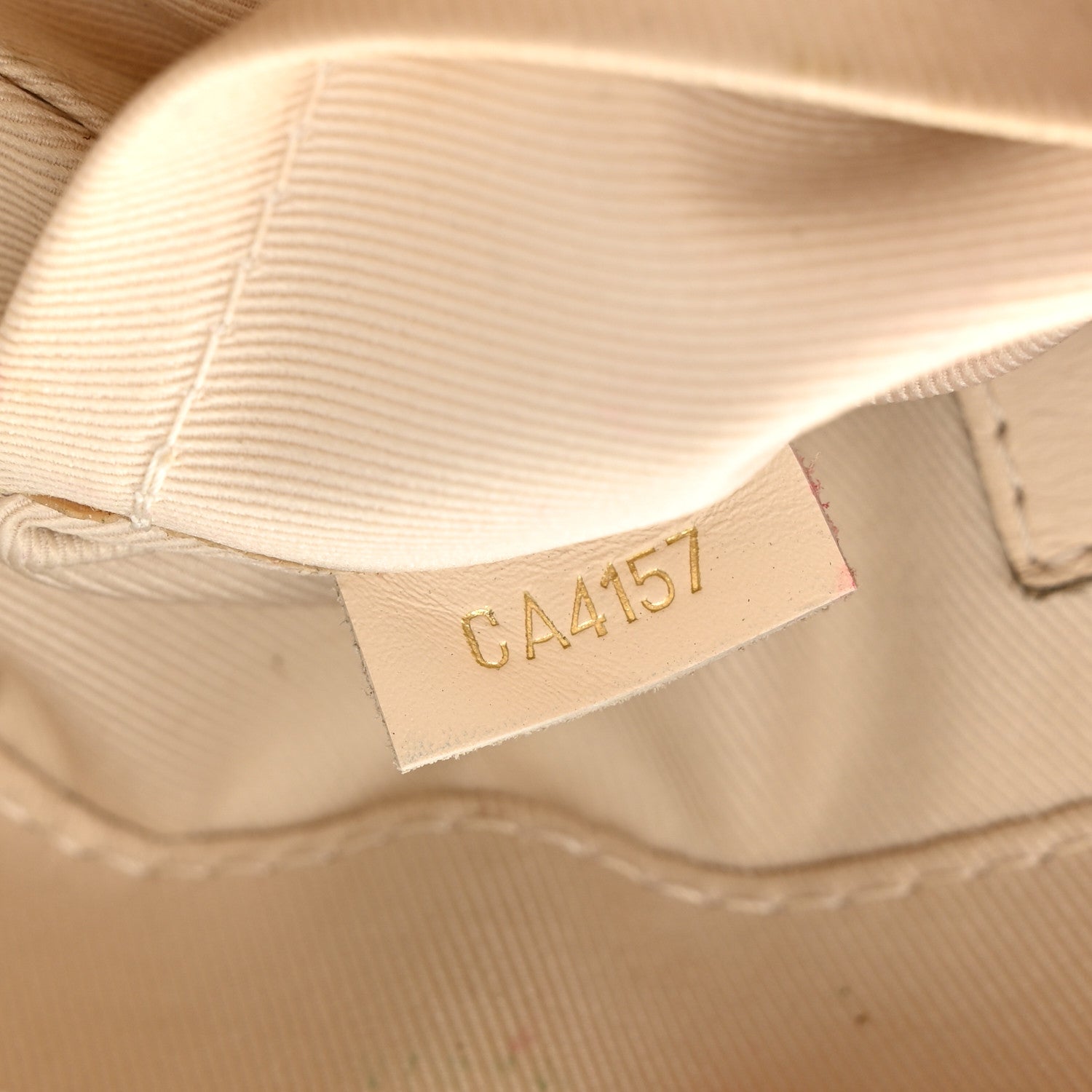 Louis Vuitton Monogram Saintonge Creme 7 of 11