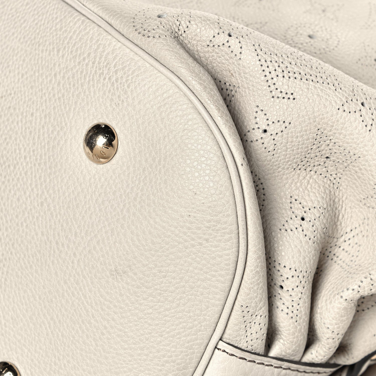Louis Vuitton Mahina XL Ivory 11 of 12
