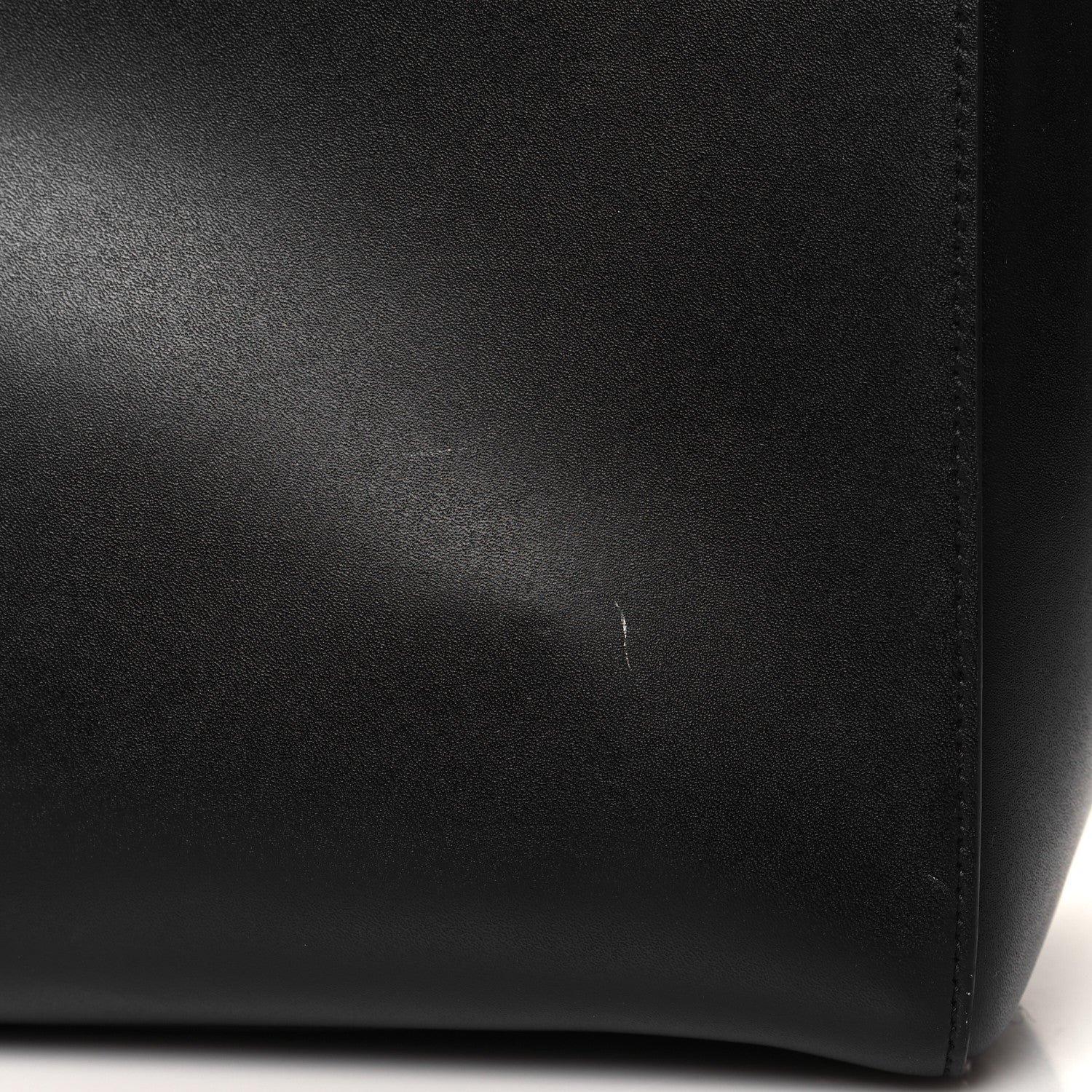 Salvatore Ferragamo Hammered Calfskin Vara Bow Chain Black Black 11 of 11