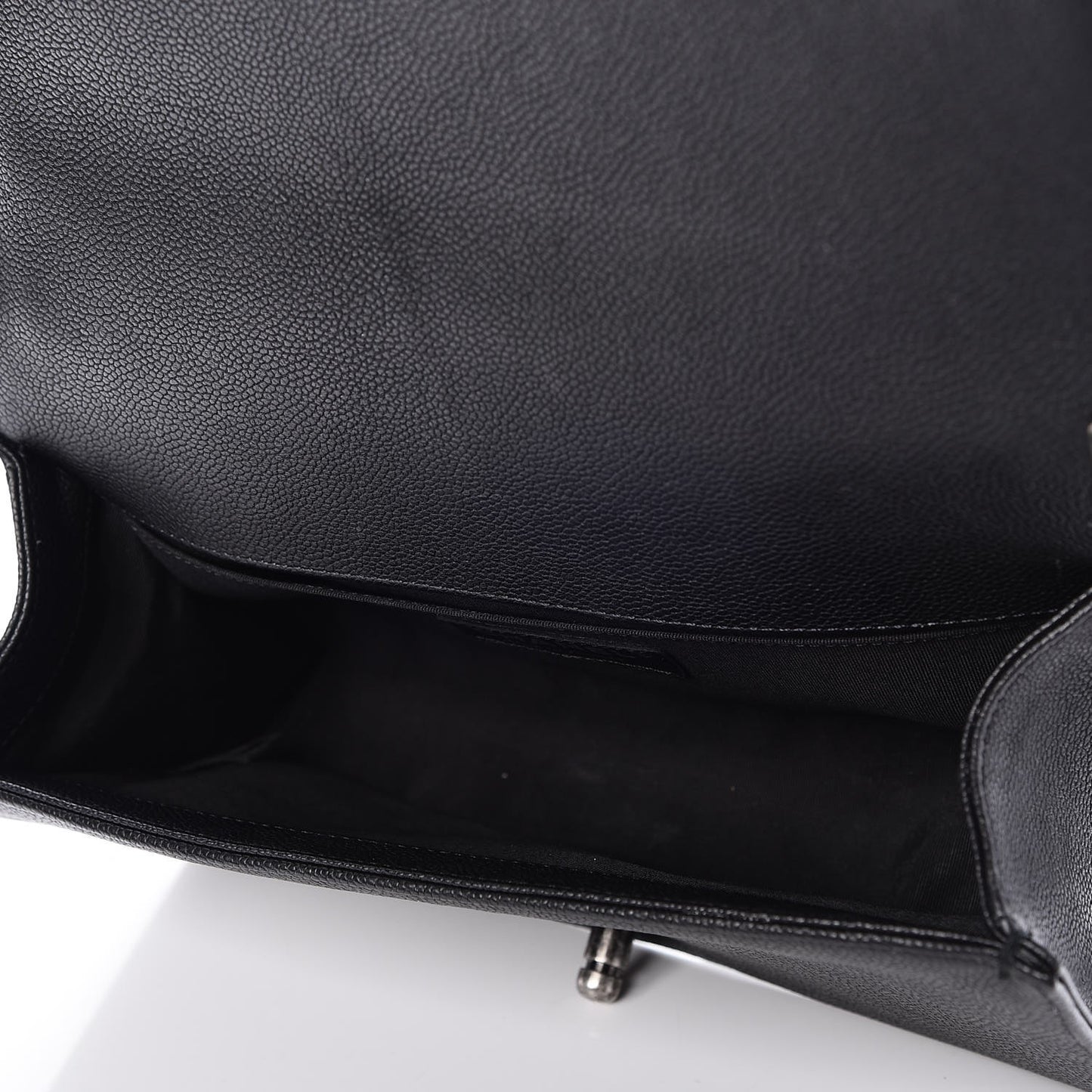 Caviar Quilted Medium Boy Flap Black