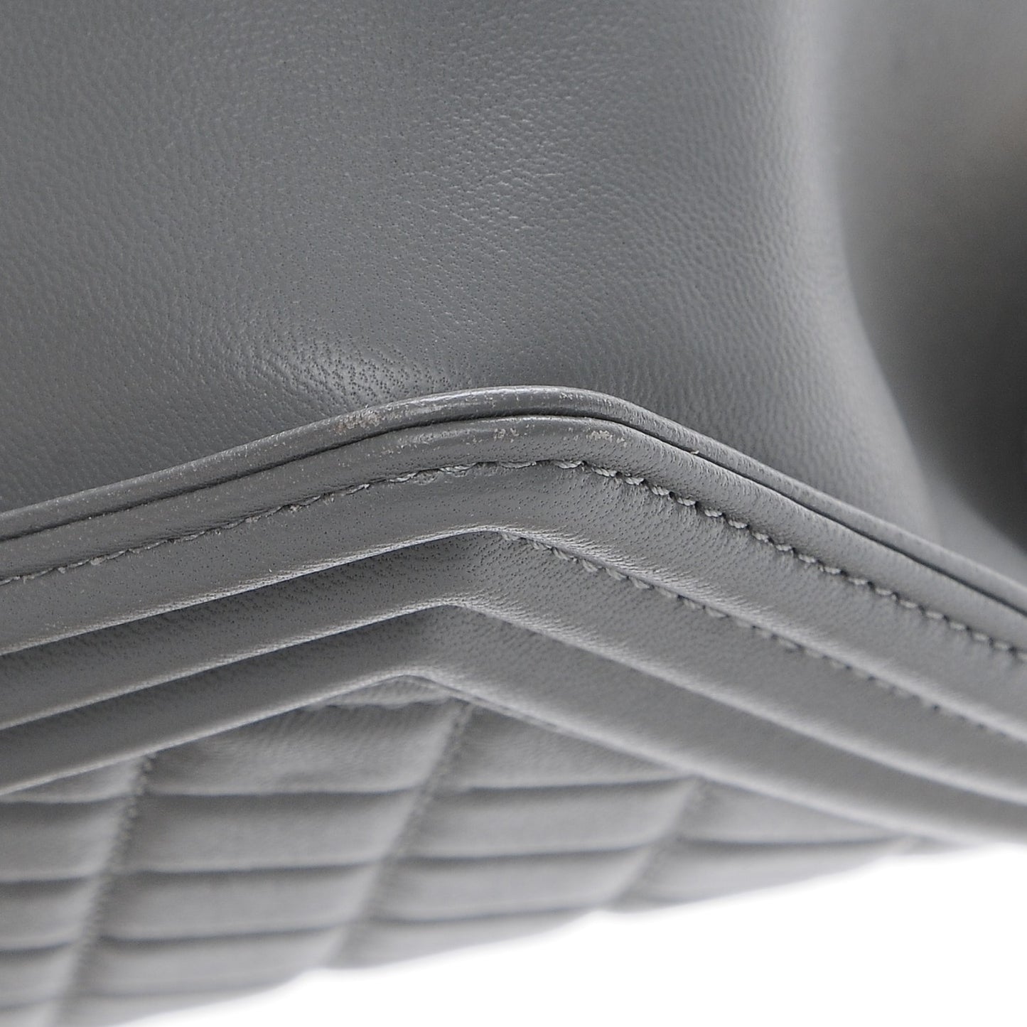 Lambskin Quilted Medium Boy Flap Grey