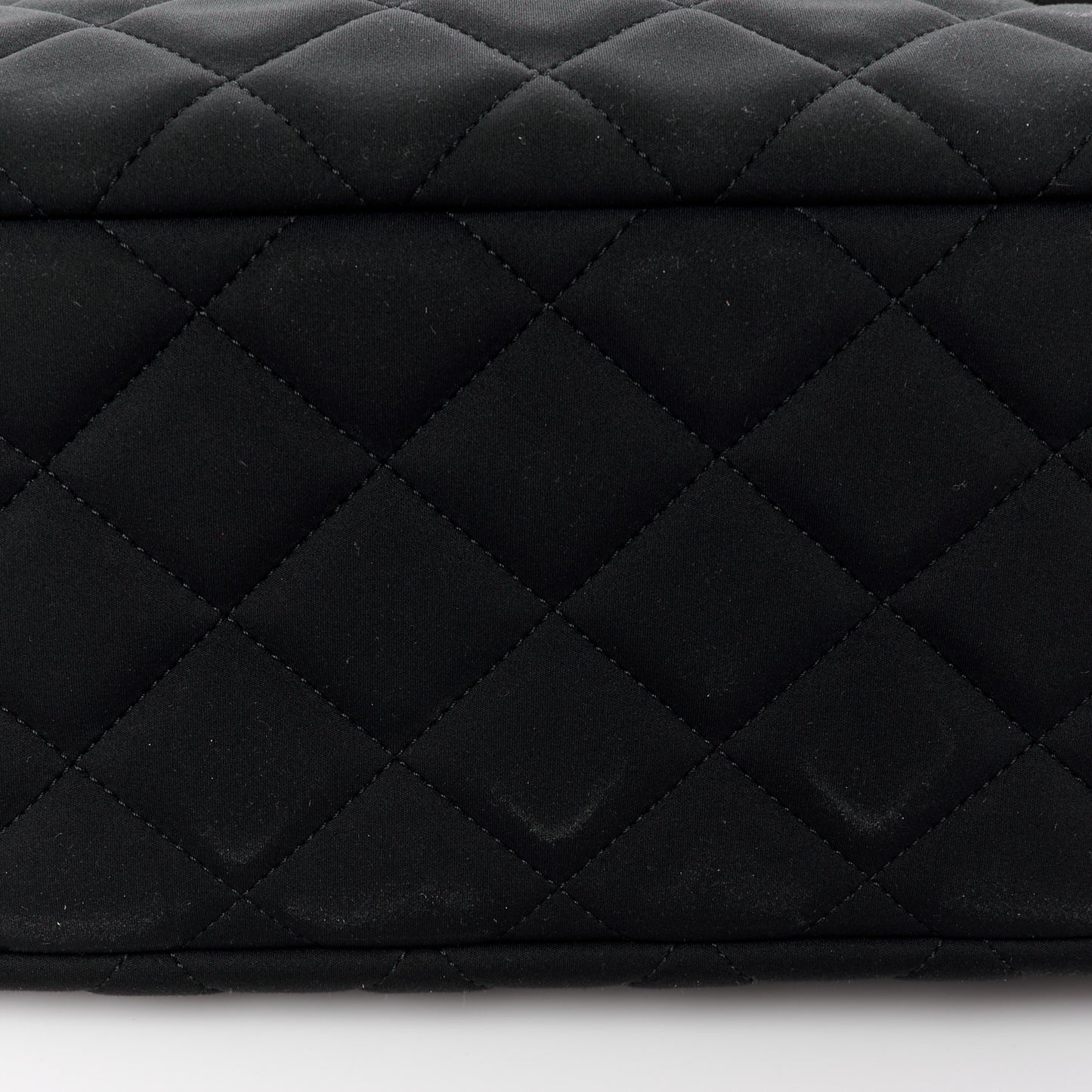 Neoprene Quilted XXL Travel Flap Bag Black