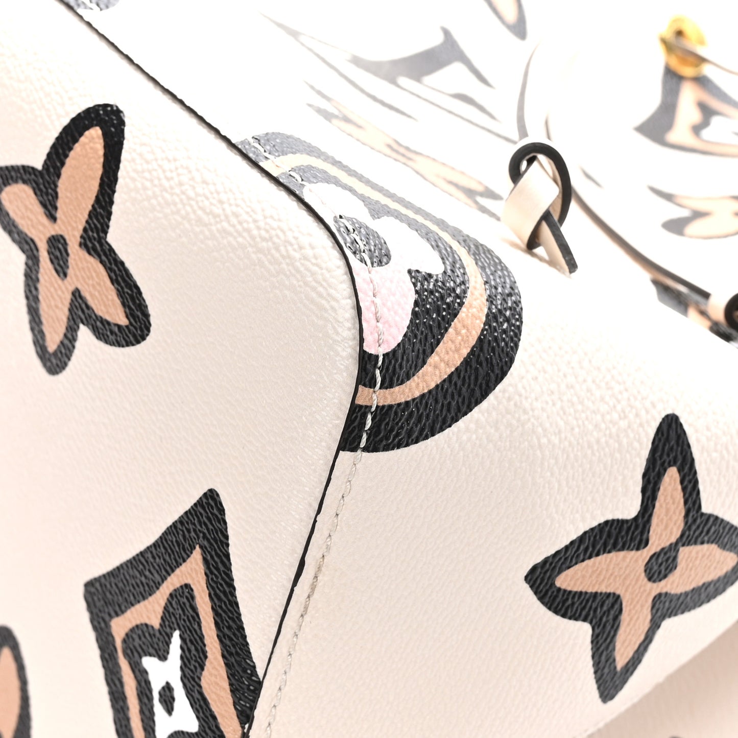 Monogram Giant Wild At Heart Neonoe MM Creme