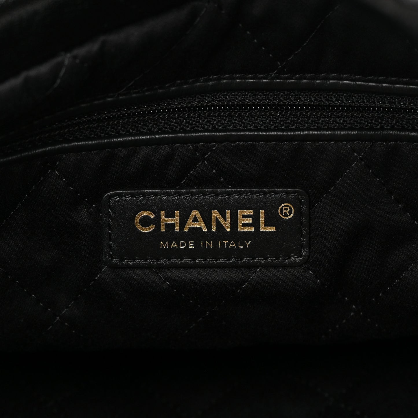 Shiny Calfskin Quilted Chanel 22 Black