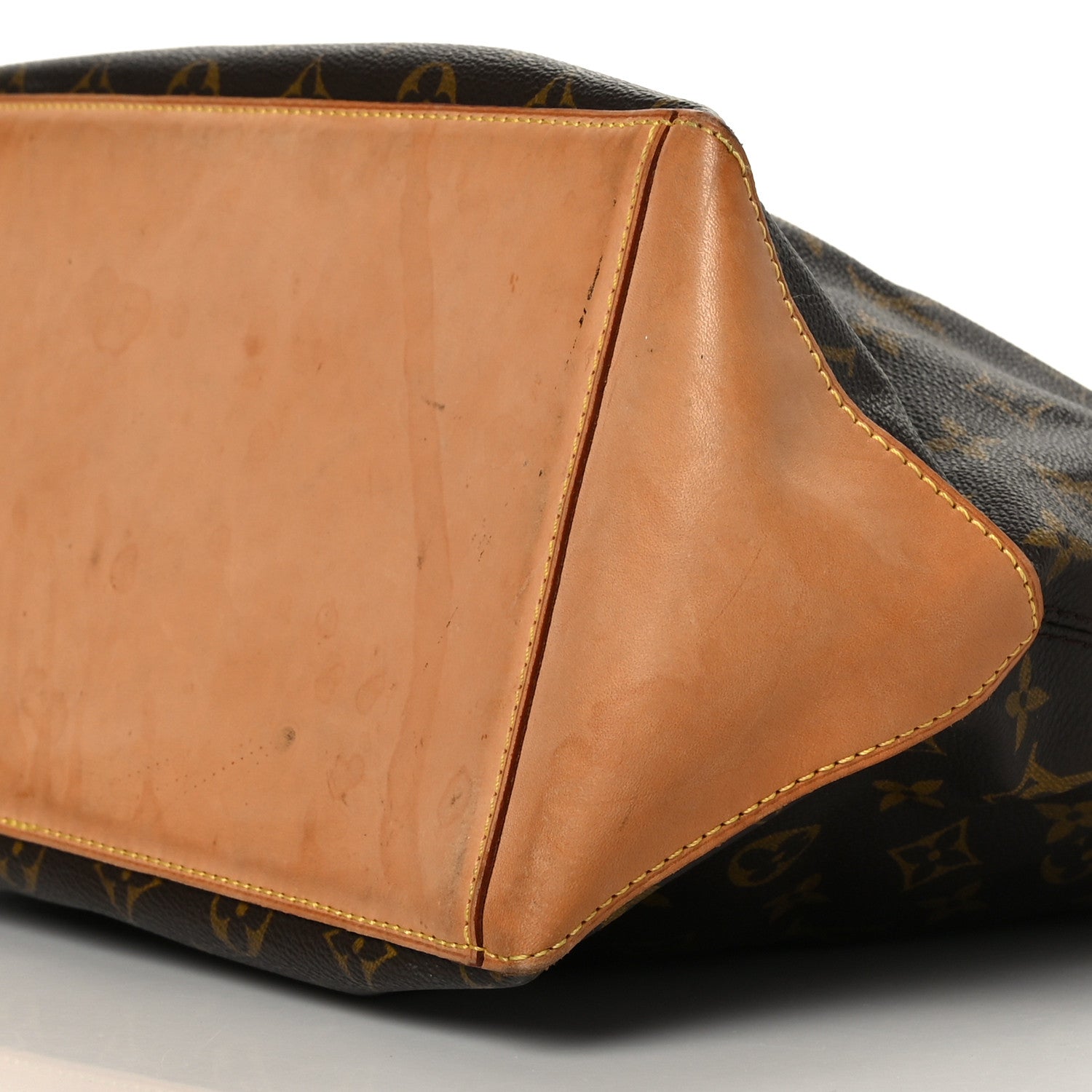 Louis Vuitton Monogram Cabas Mezzo 8 of 10