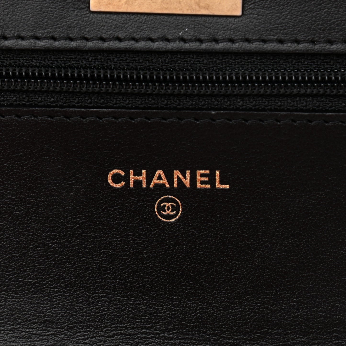 Calfskin Crocodile Embossed Graffiti 2.55 Cocodile Reissue Wallet On Chain WOC Black Gold