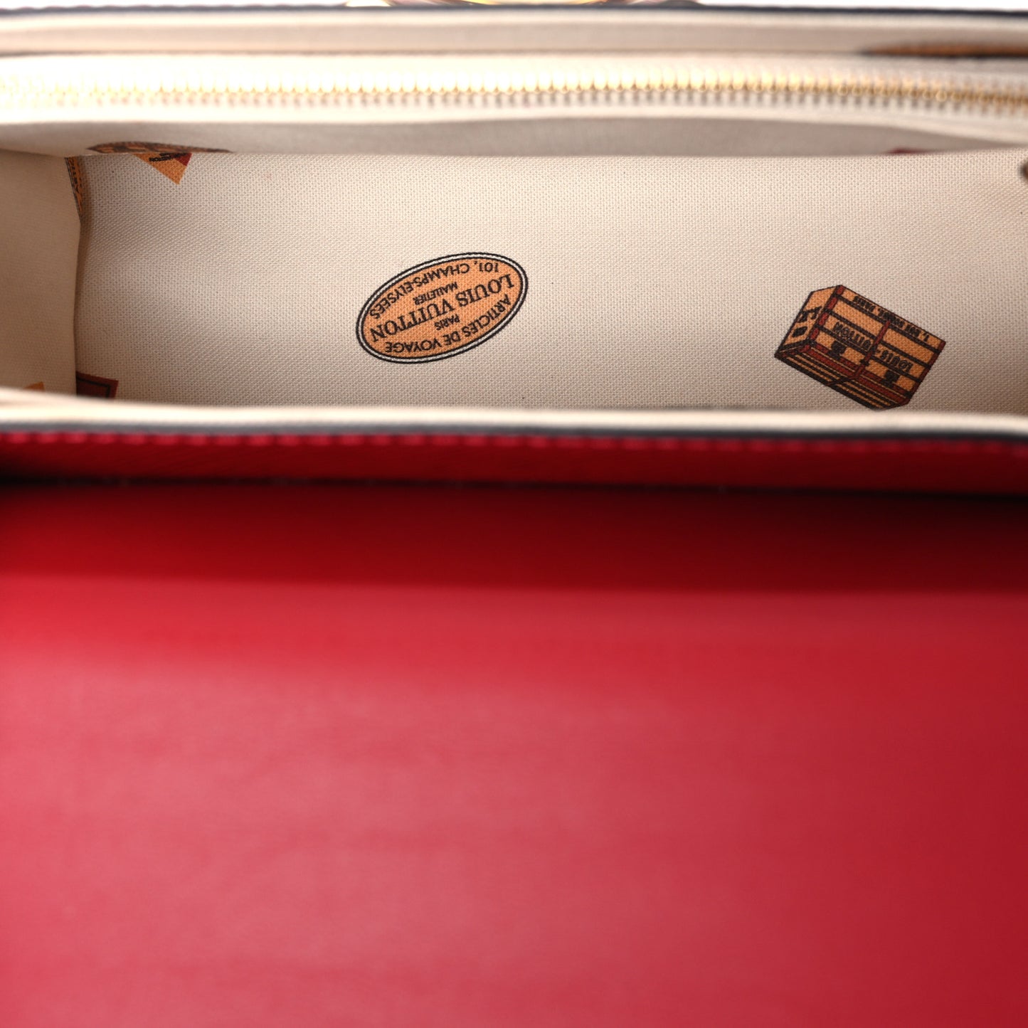 Epi Twist Shoulder Bag MM Rouge