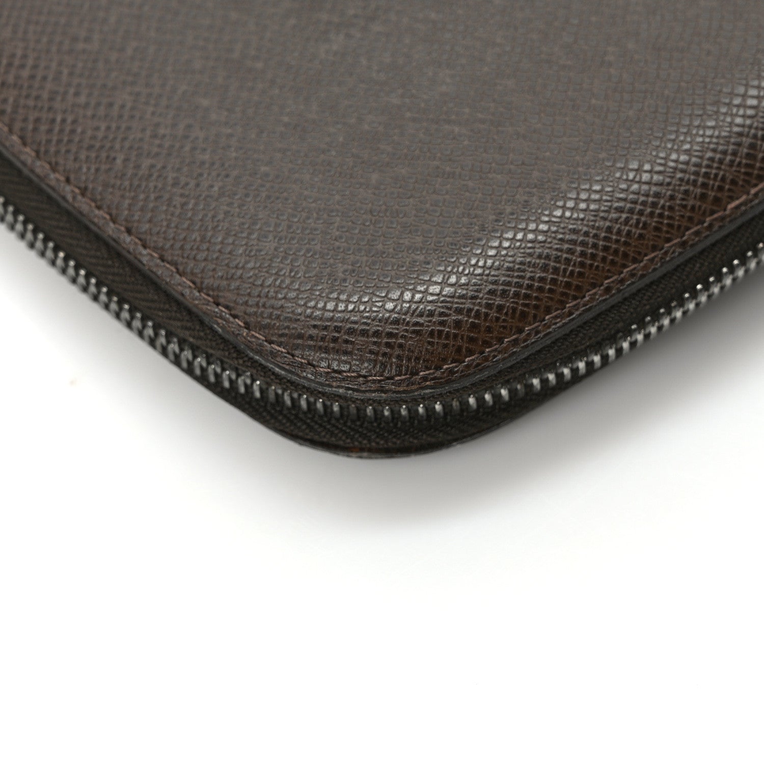 Louis Vuitton Taiga Atoll Travel Organizer Grizzli 8 of 8