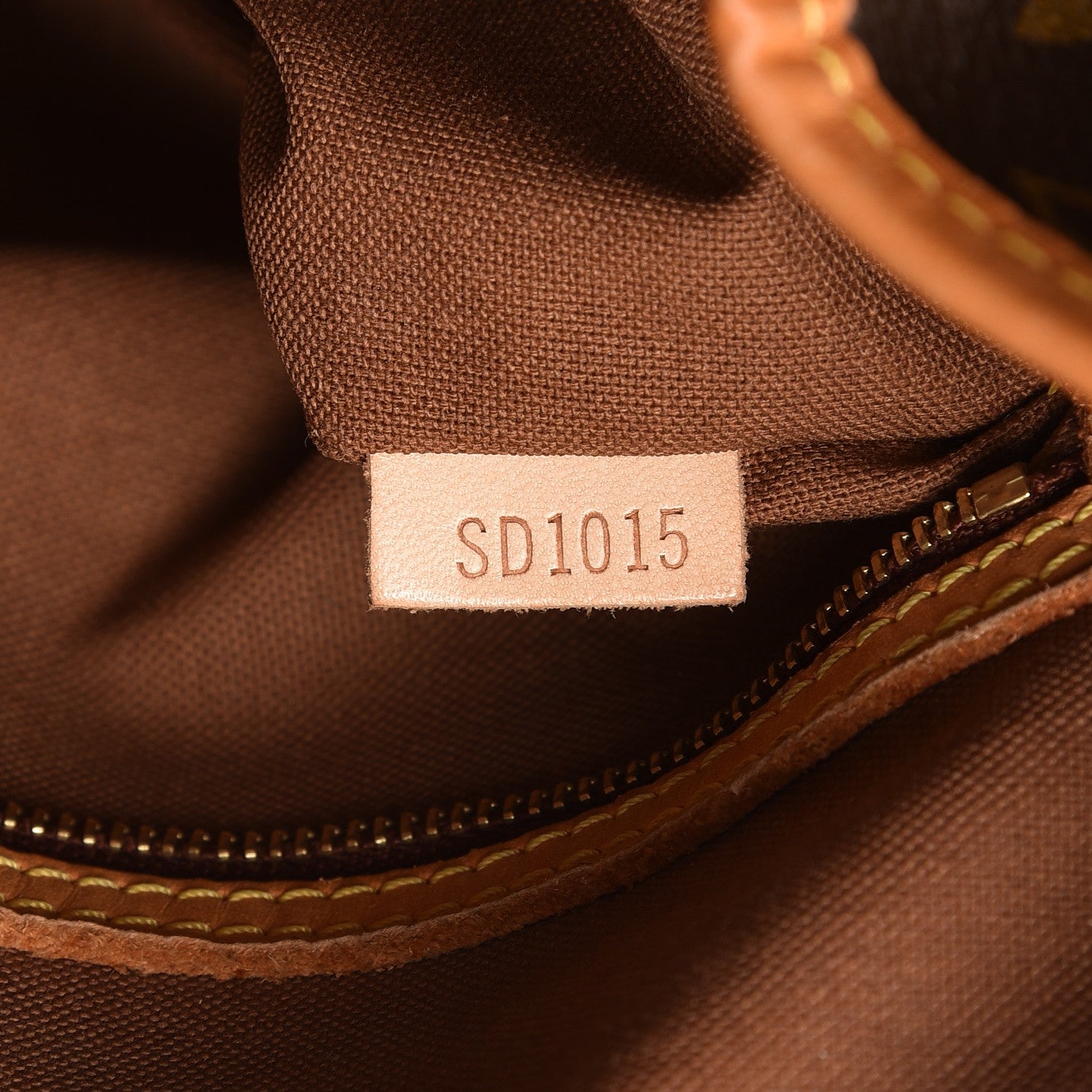 Louis Vuitton Monogram Batignolles Vertical 7 of 11