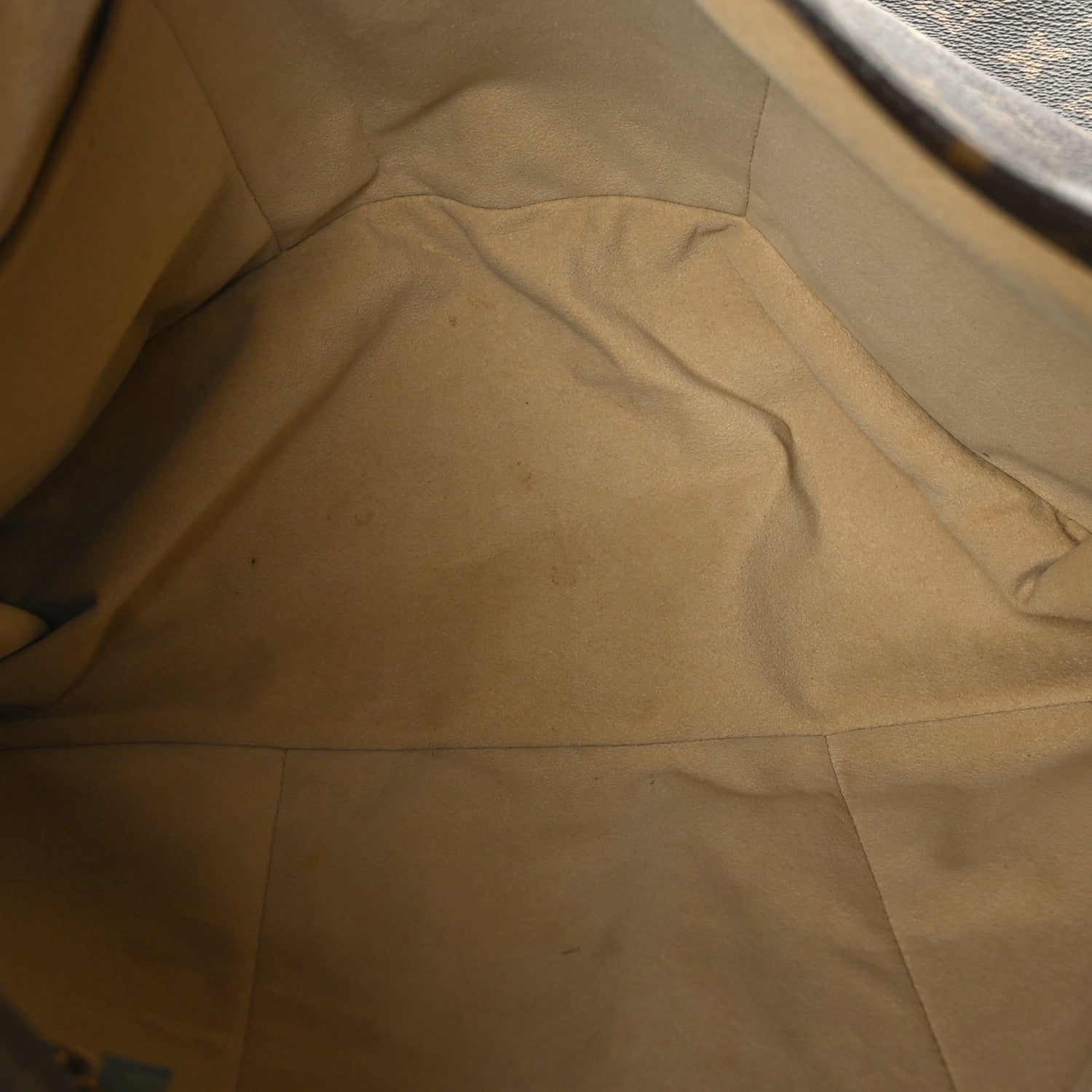 Louis Vuitton Monogram Artsy MM 5 of 9