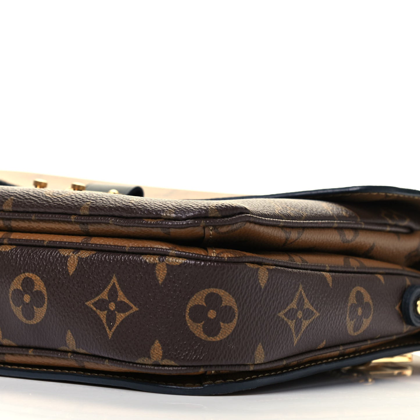 Reverse Monogram Pochette Metis