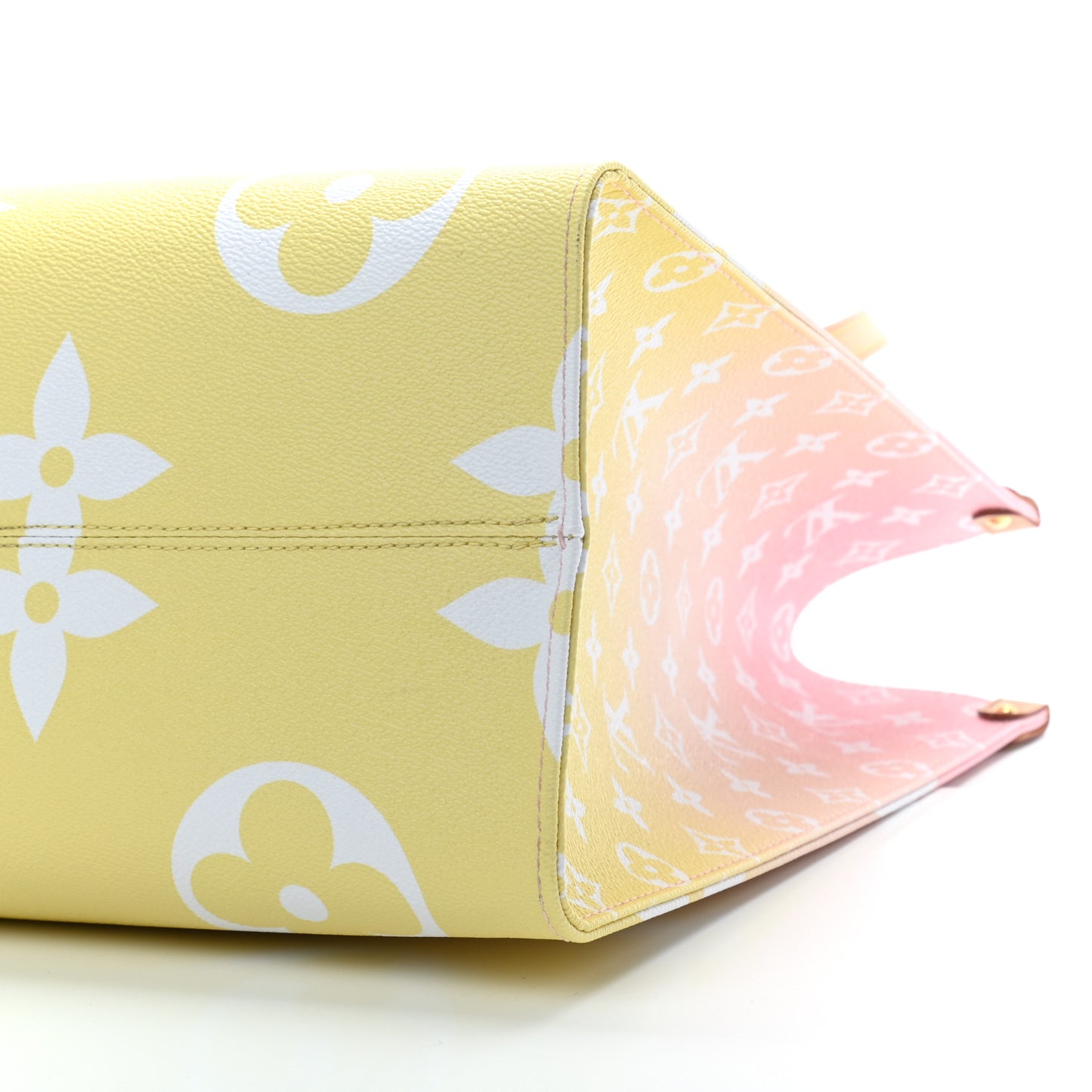 Monogram Giant By The Pool Onthego GM Light Pink
