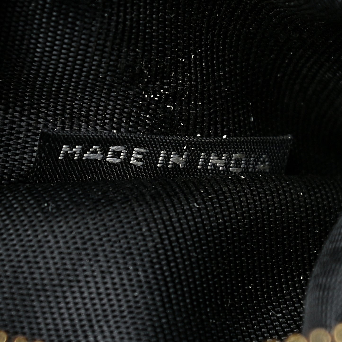 Vitello Daino Zip Around Wallet Nero Black