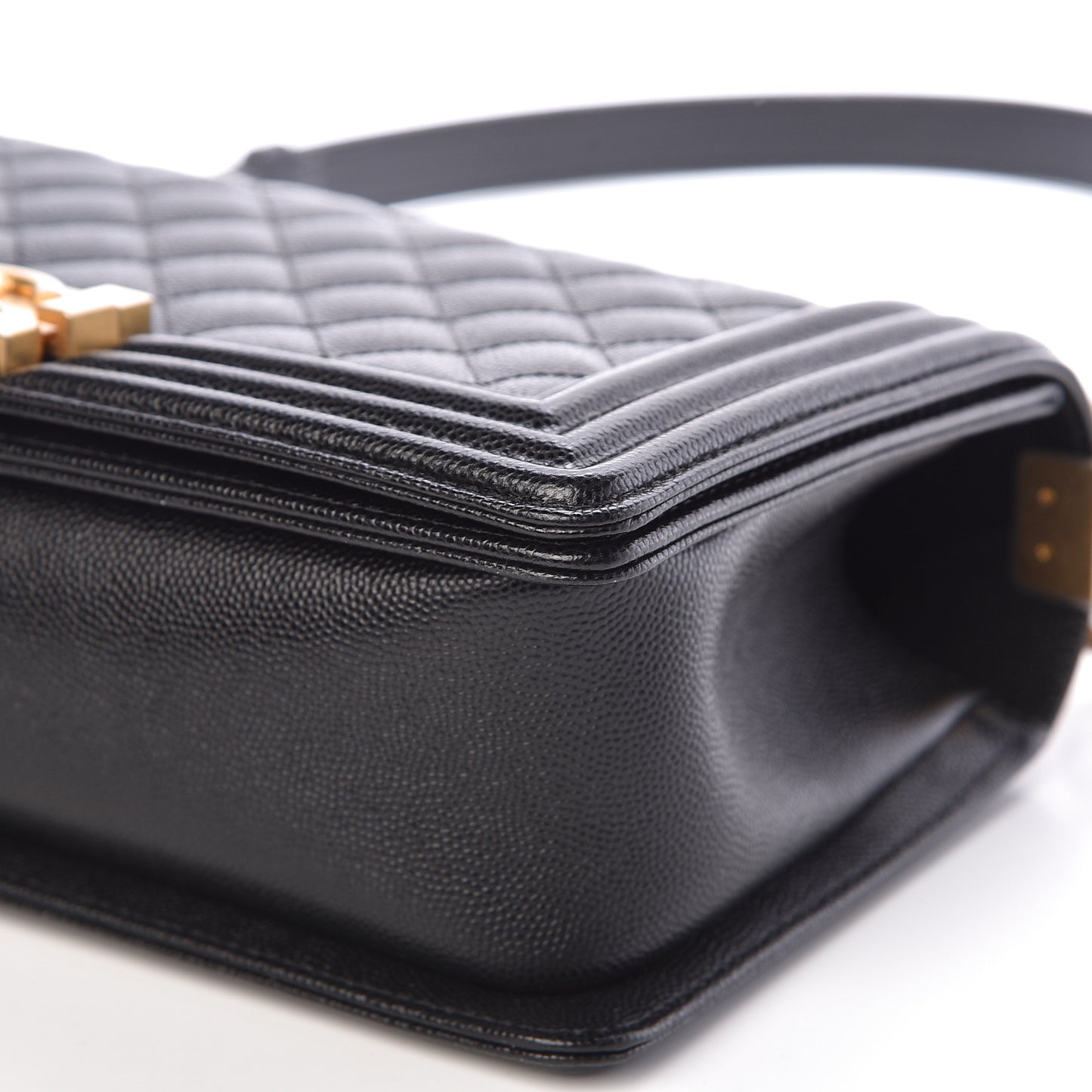 Caviar Quilted Medium Boy Flap Black