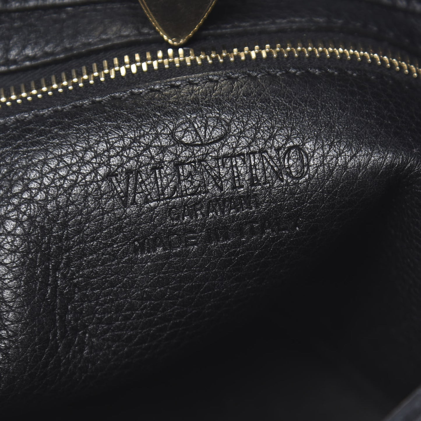 Pebbled Calfskin Mini Rockstud Flip-Lock Messenger Bag Black