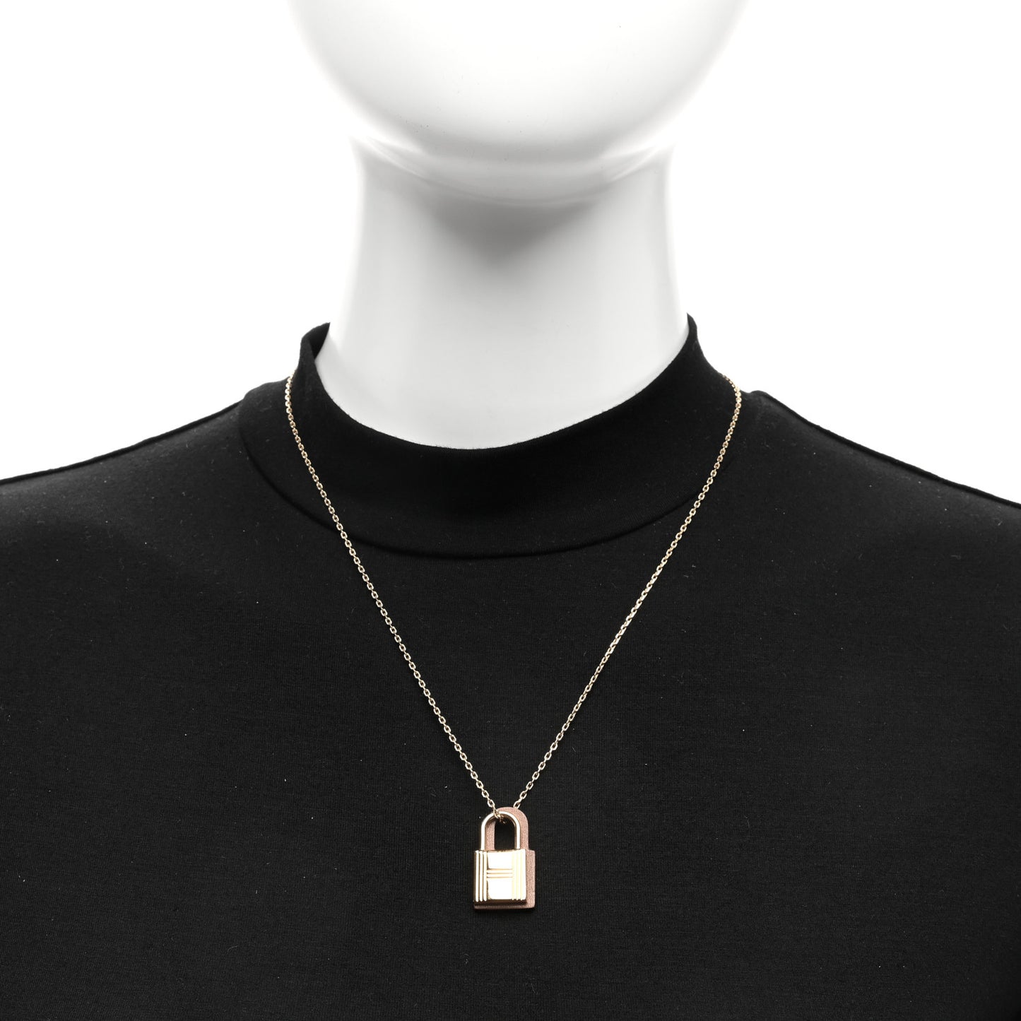 Swift Small O'Kelly Pendant Necklace Gold