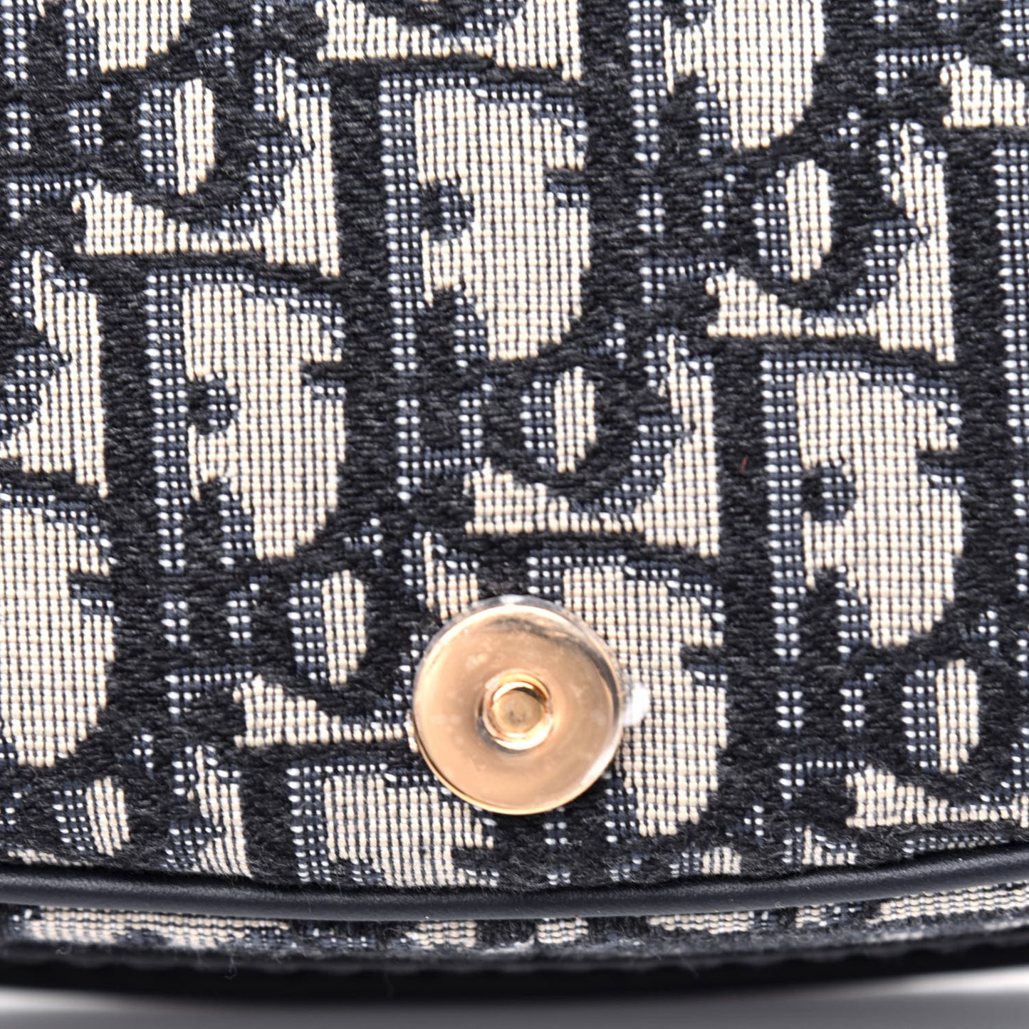 Oblique Medium Bobby Flap Blue