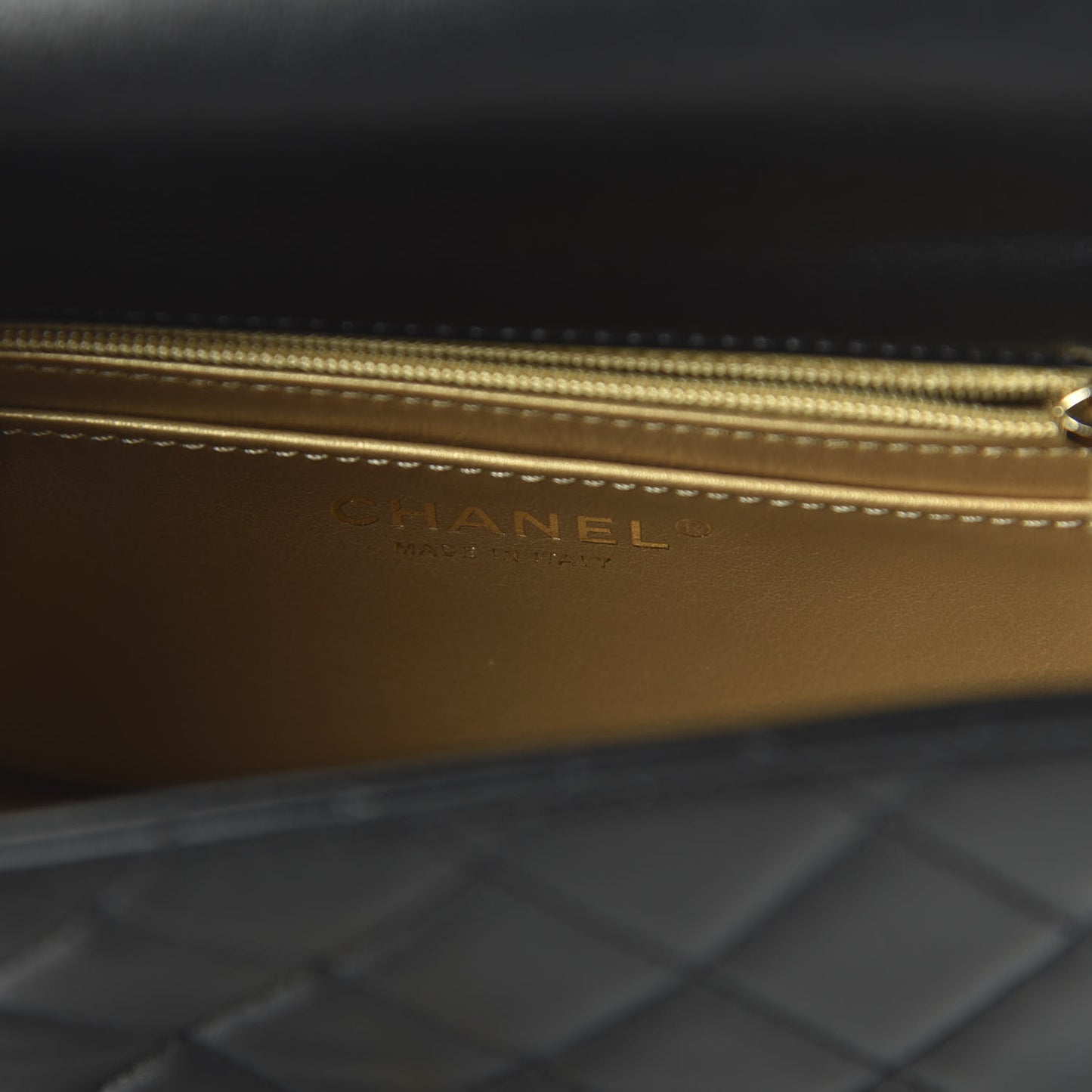 Lambskin Quilted Mini Pearl Crush Flap Black