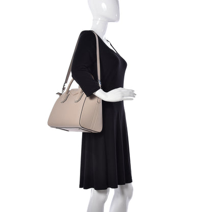 Givenchy Sugar Goatskin Small Antigona Dune 3 of 16