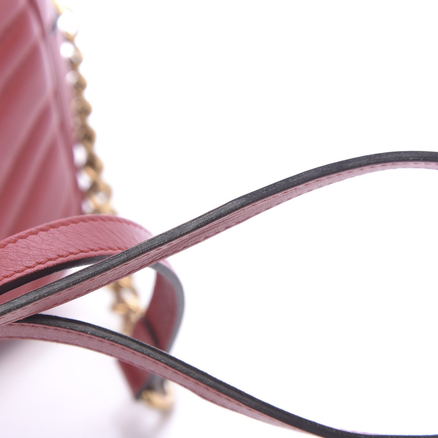 Calfskin Matelasse Small GG Marmont Chain Shoulder Bag Hibiscus Red