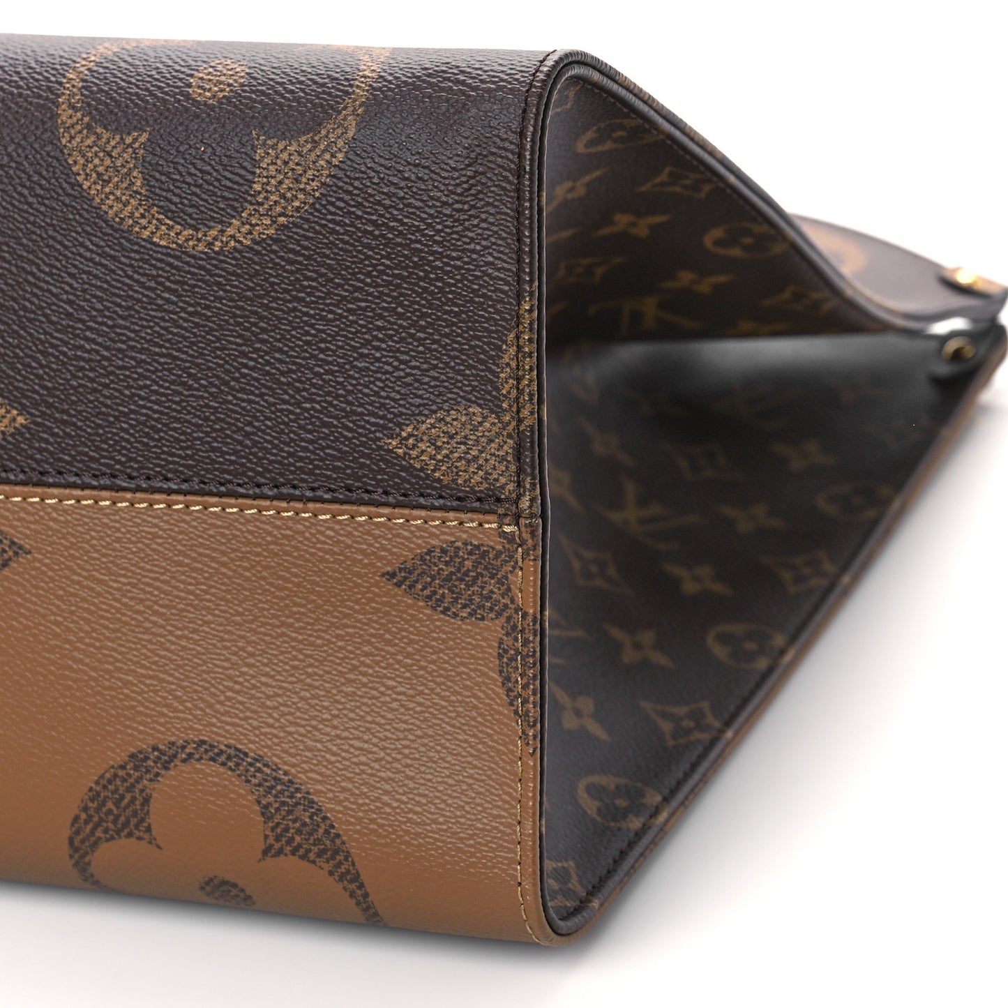 Reverse Monogram Giant Onthego GM