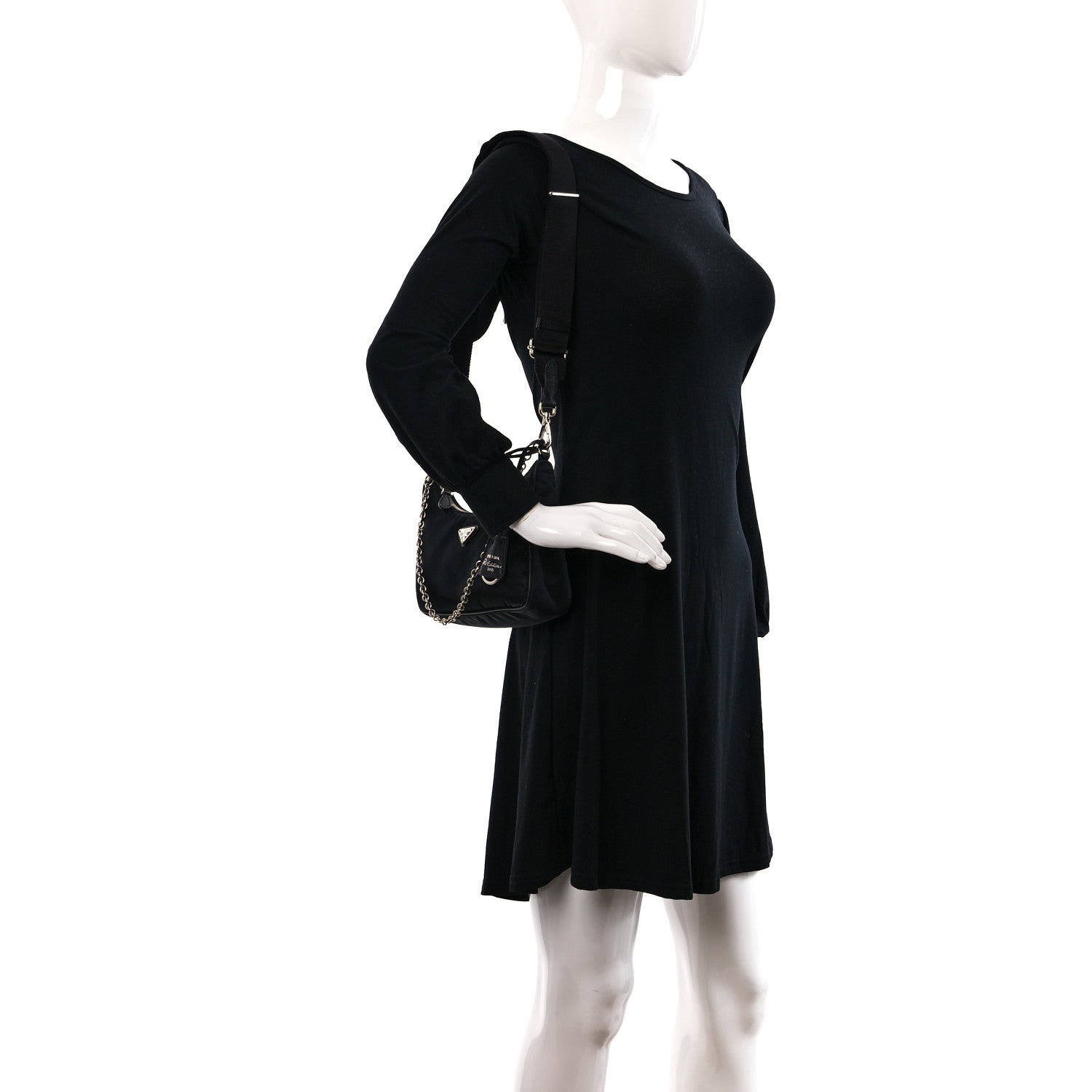 Prada Nylon Re-Edition 2005 Shoulder Bag Black 2 of 15