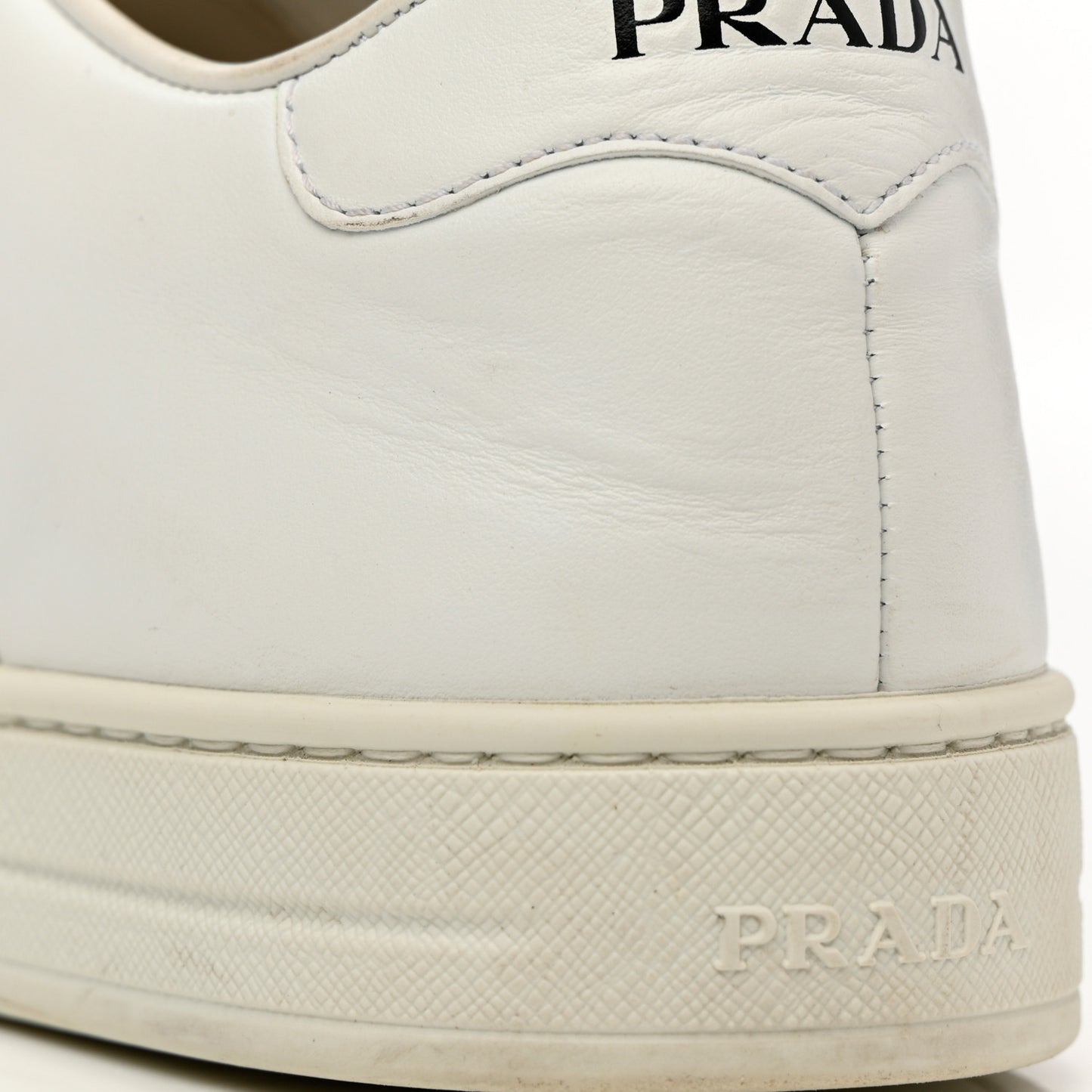 Vitello Soft Logo Low Top Sneakers 37 White