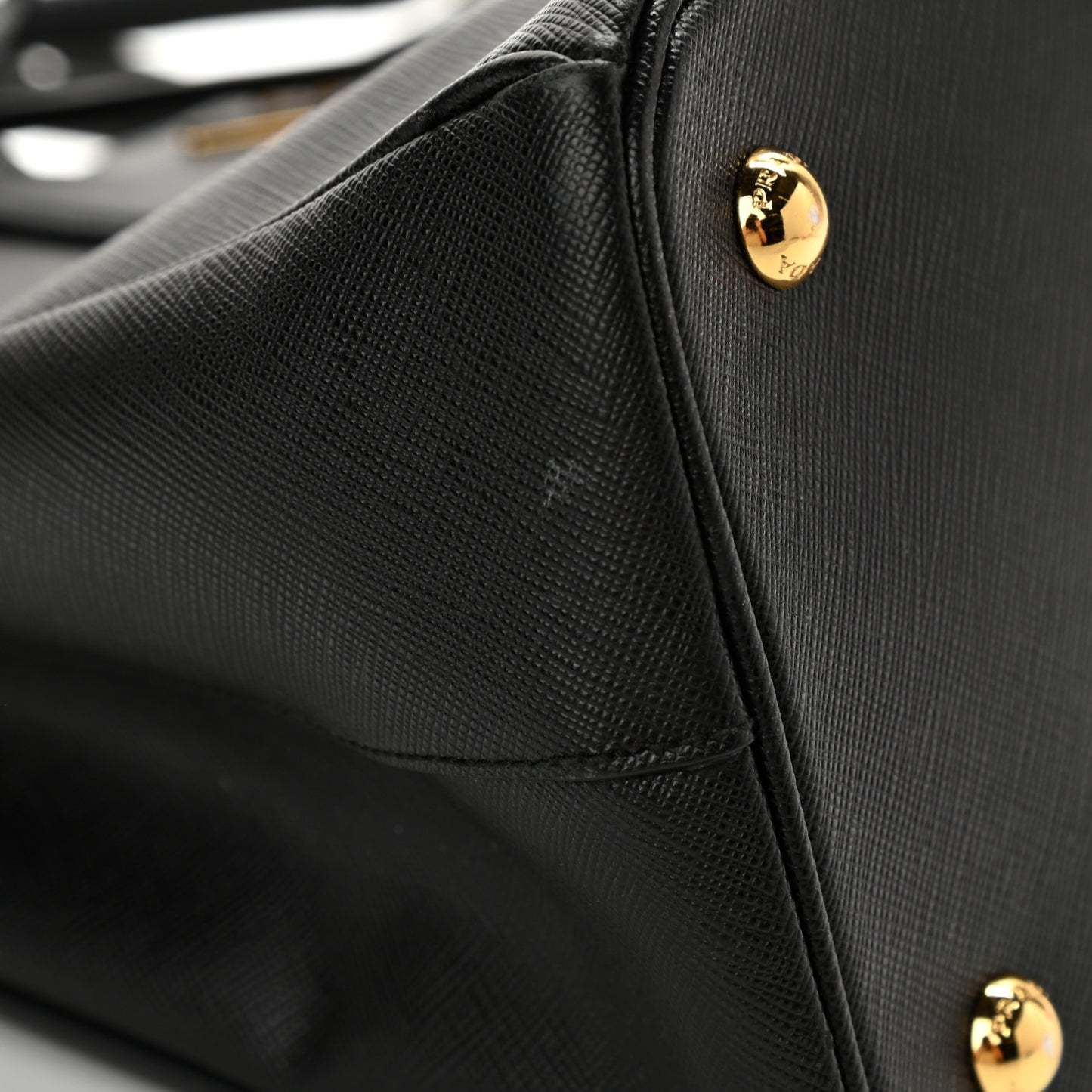 Saffiano Lux Medium Tote Black