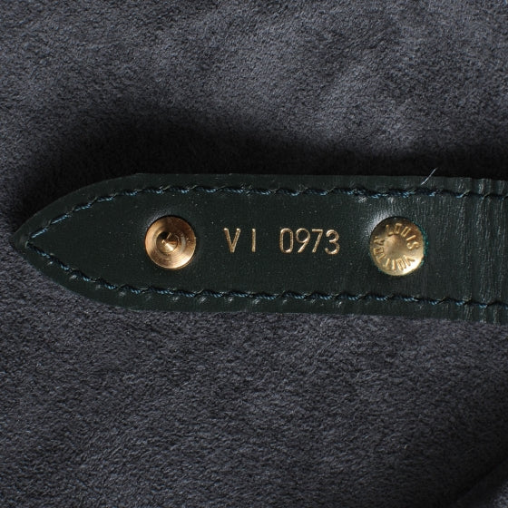 Louis Vuitton Taiga Helanga 1 Poche Epicea 6 of 7