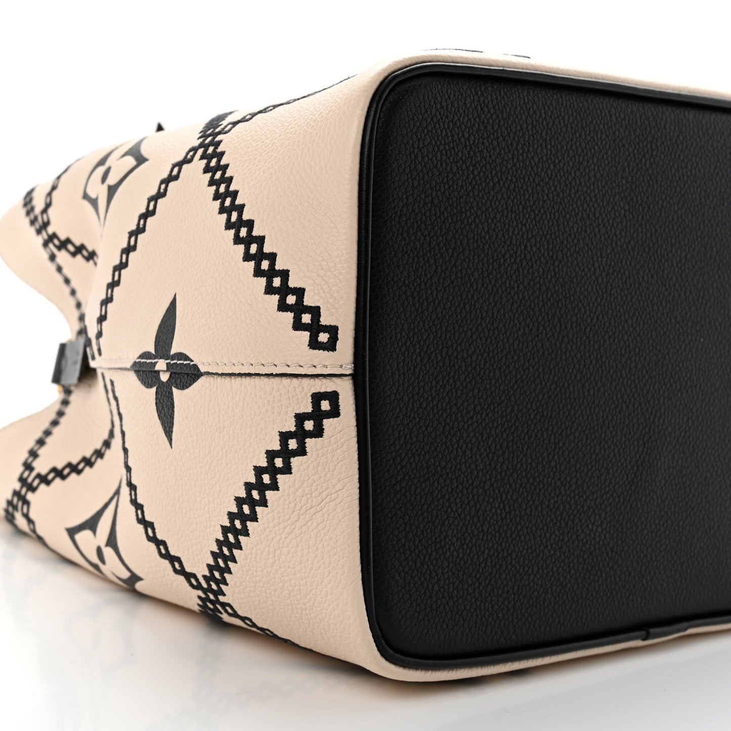 Empreinte Monogram Giant Broderies Neonoe MM Cream Black