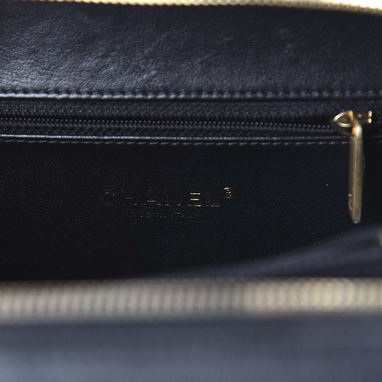 Chanel Caviar Quilted Medium CC Filigree Vanity Case Black 8 of 10