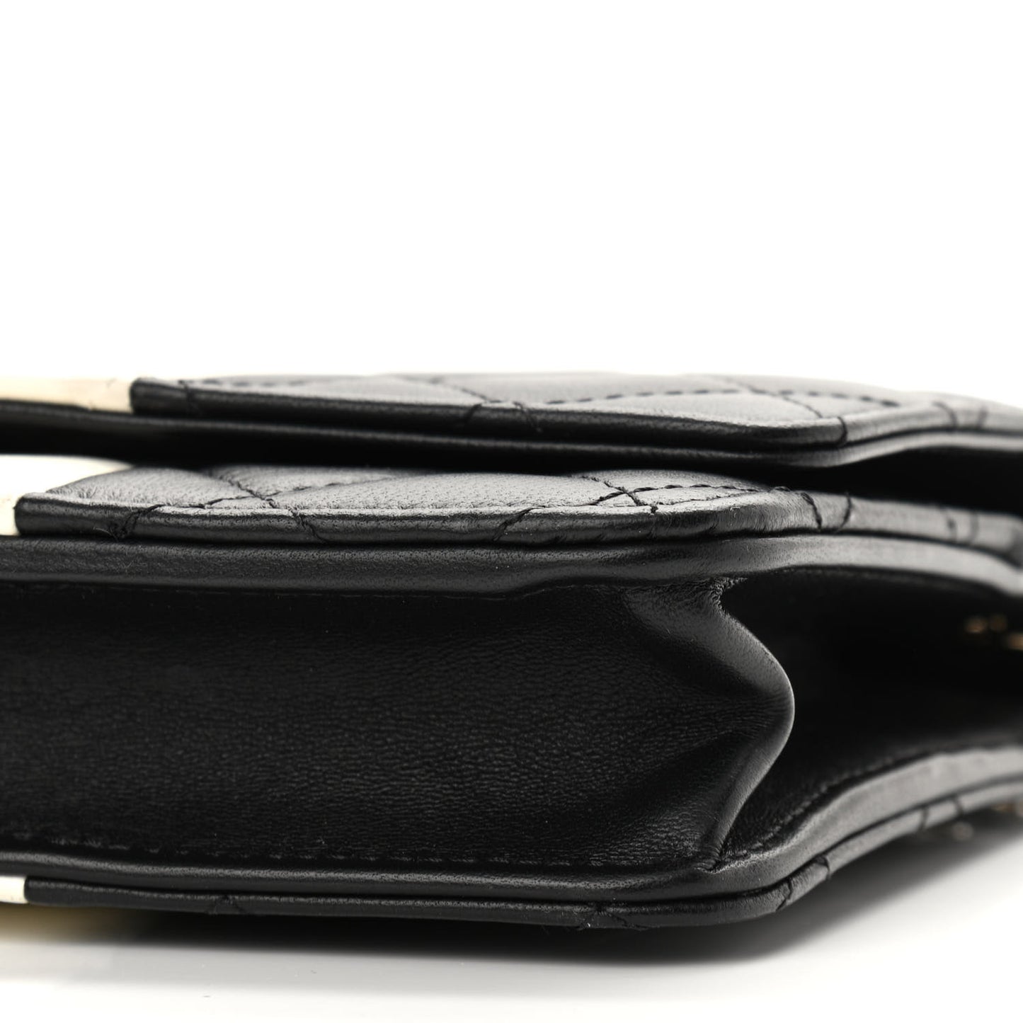 Lambskin Quilted Wallet On Chain WOC White Black