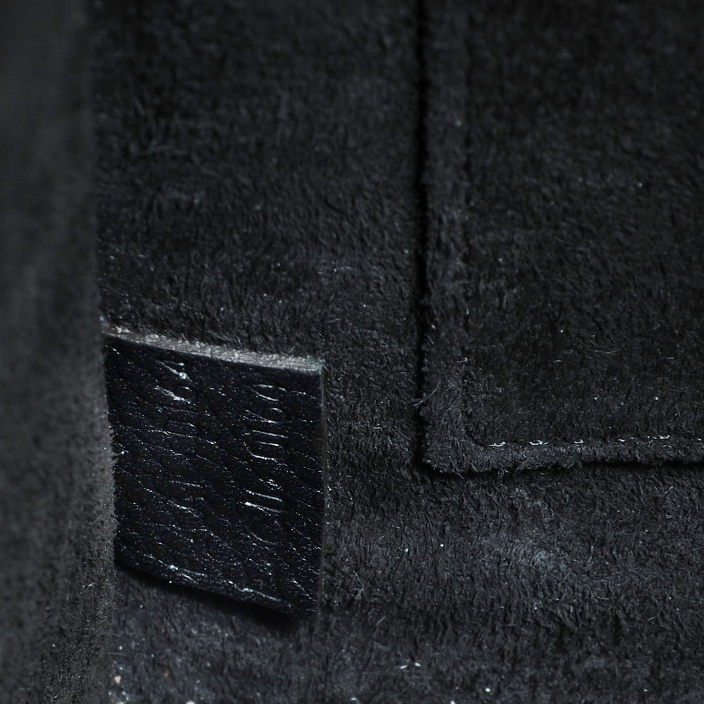 Drummed Leather Nano Luggage Black