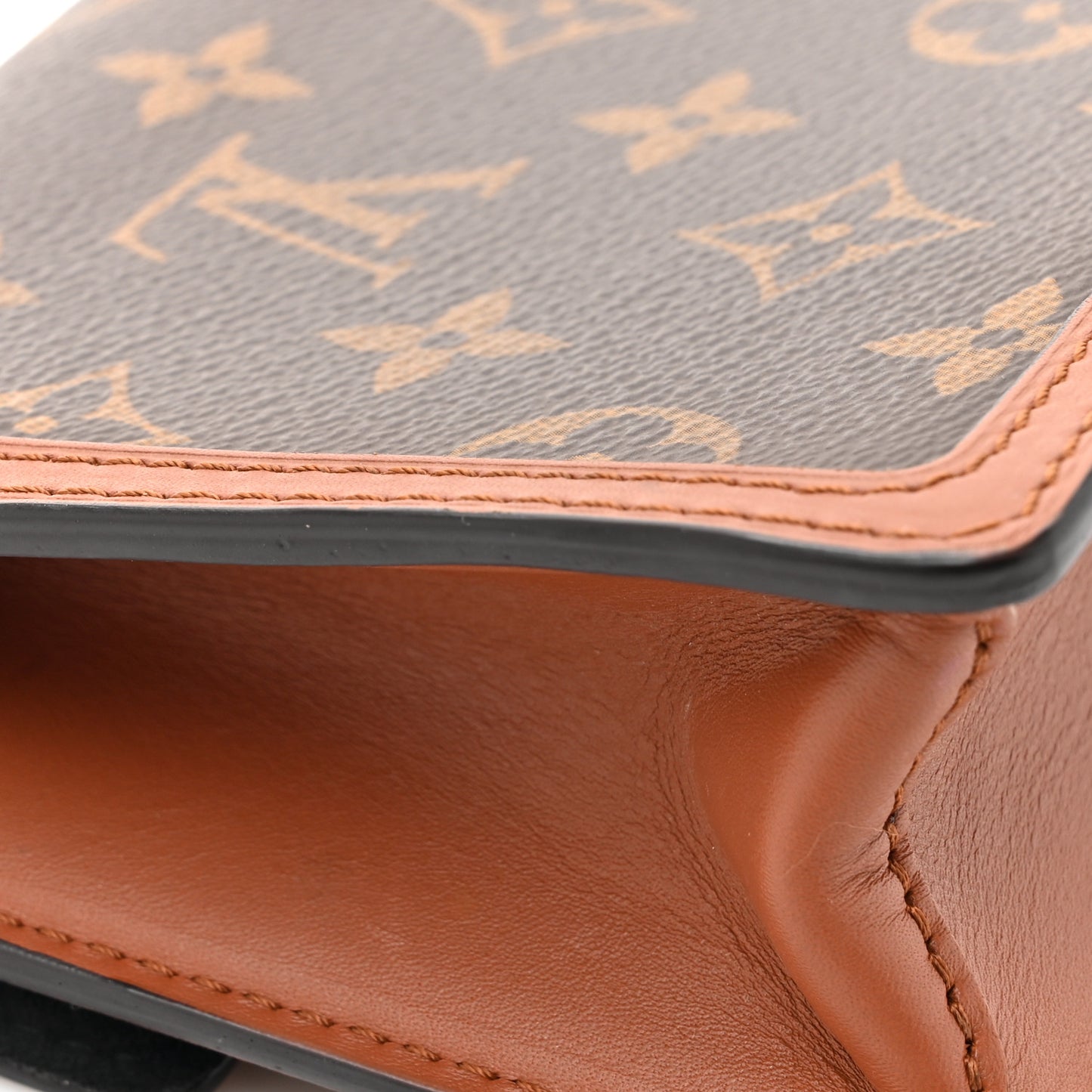 Reverse Monogram Dauphine Chain Wallet