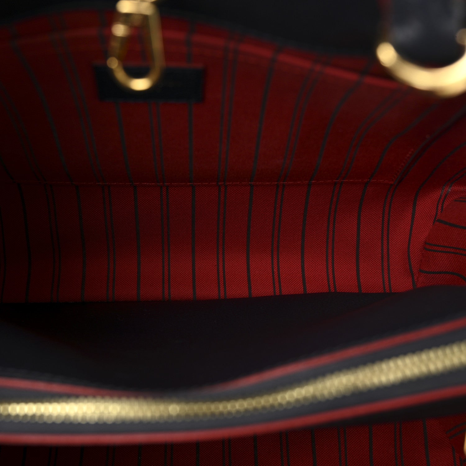 Louis Vuitton Empreinte Montaigne MM Marine Rouge 5 of 9